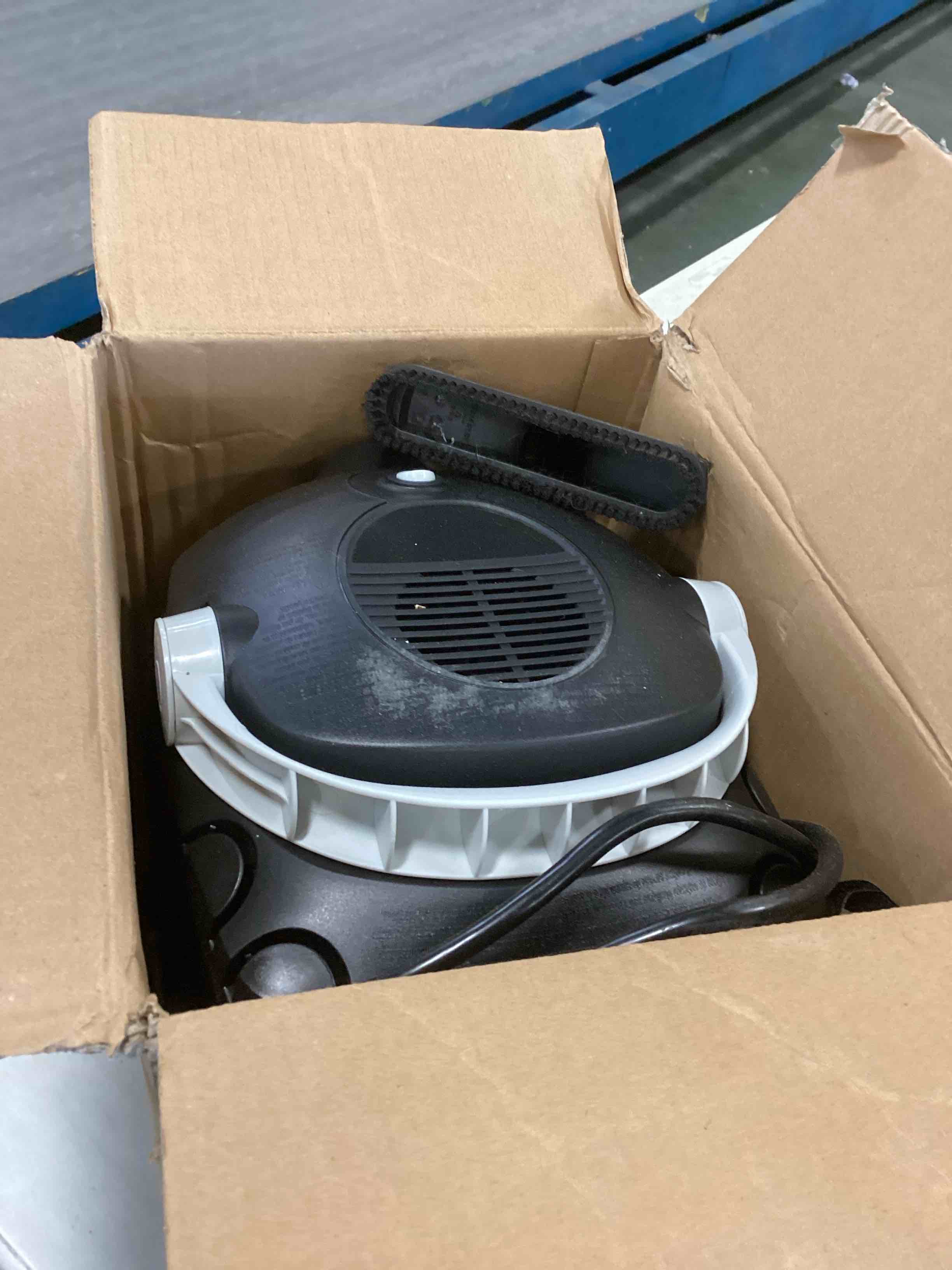 https://s3.amazonaws.com/lotting-images-prod/bidfta/YEL6010023_1708269557133.jpeg