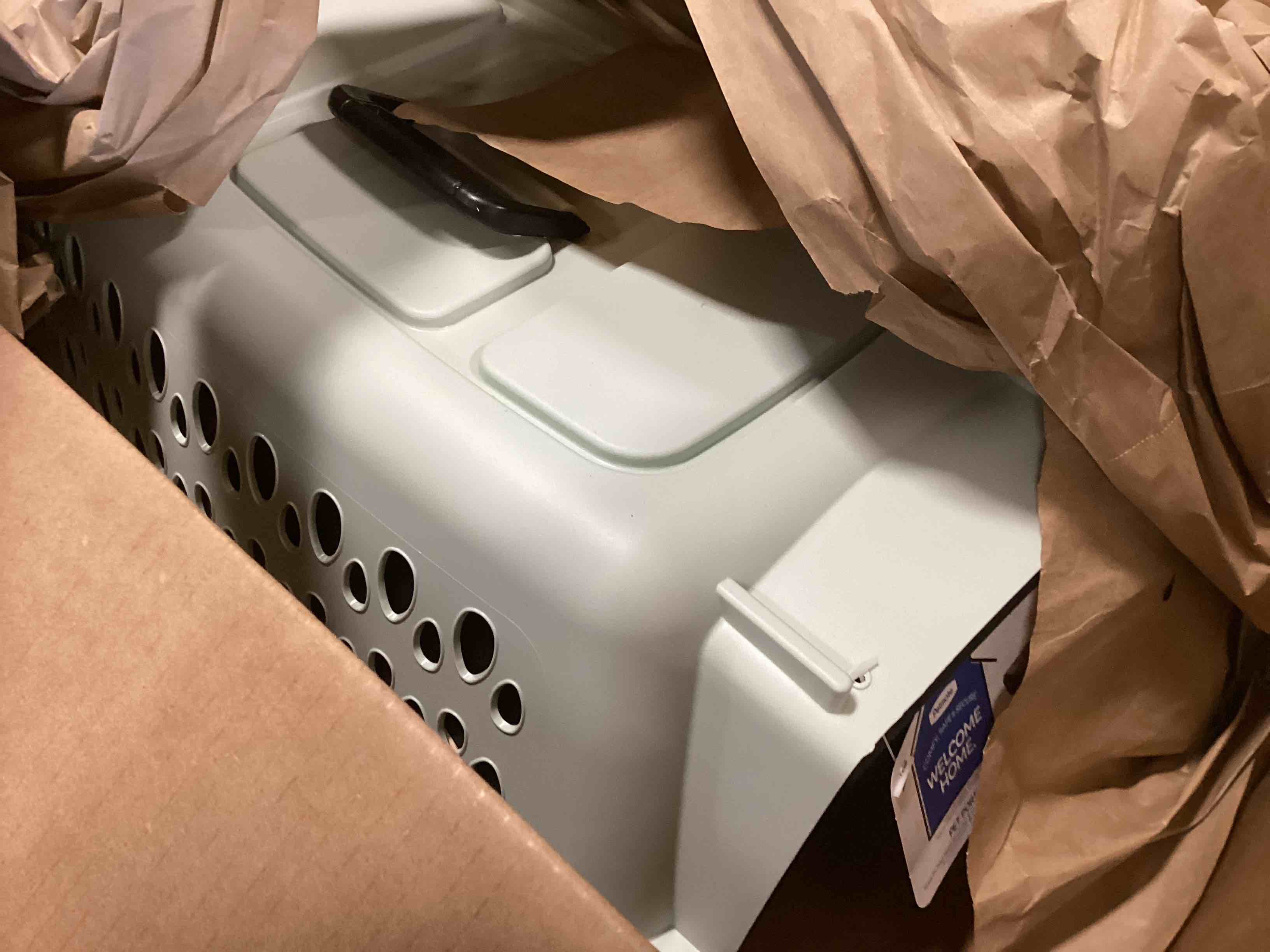 https://s3.amazonaws.com/lotting-images-prod/bidfta/YEL6010123_1708280195750.jpeg