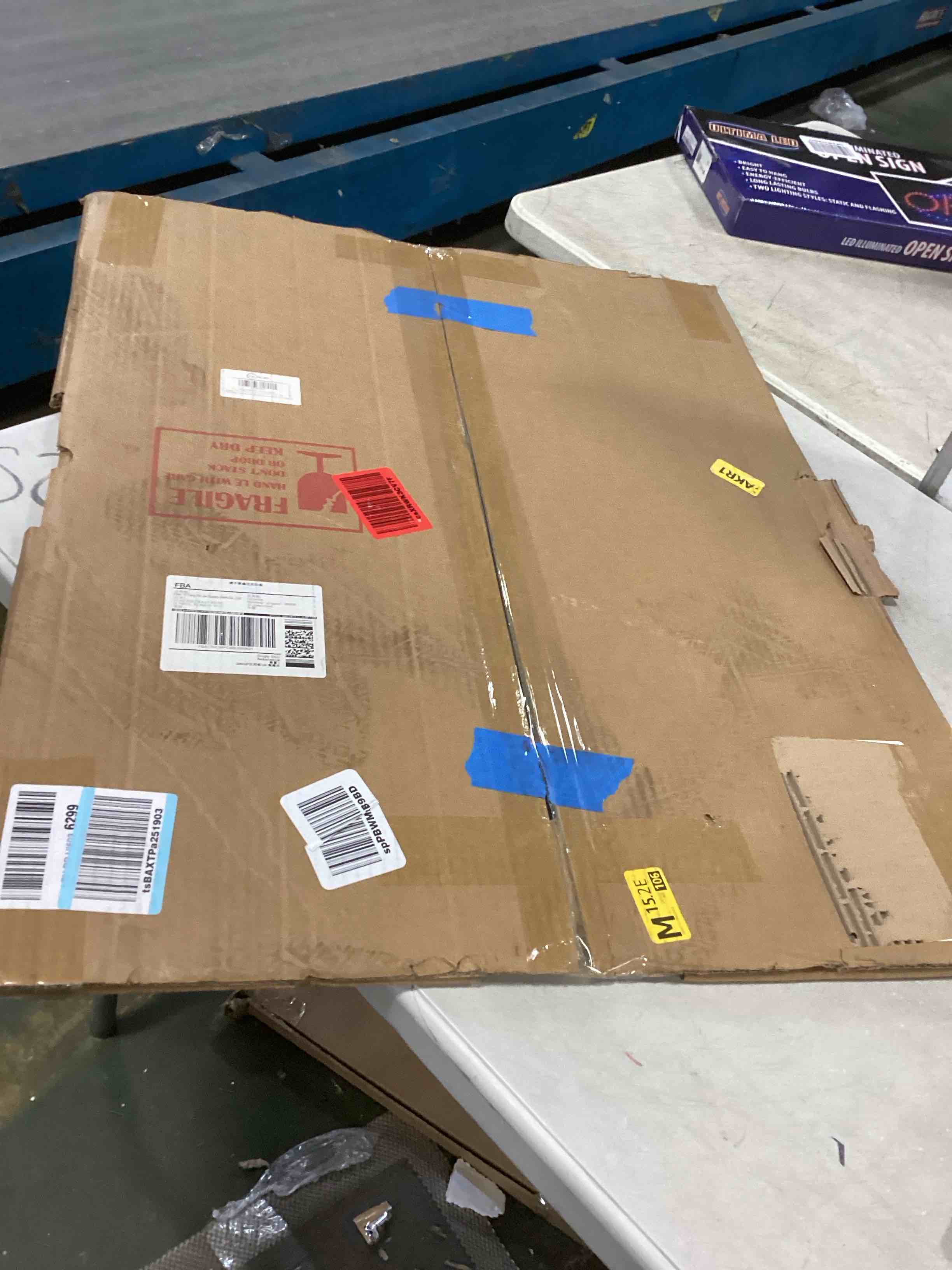 https://s3.amazonaws.com/lotting-images-prod/bidfta/YEL6010146_1708282112583.jpeg