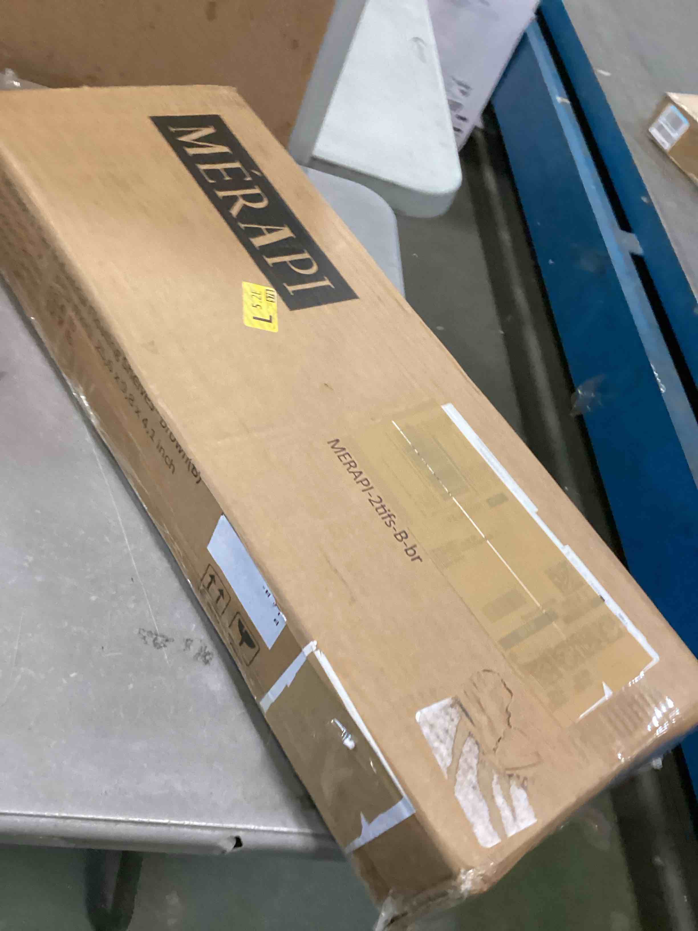 https://s3.amazonaws.com/lotting-images-prod/bidfta/YEL6010340_1708353523616.jpeg
