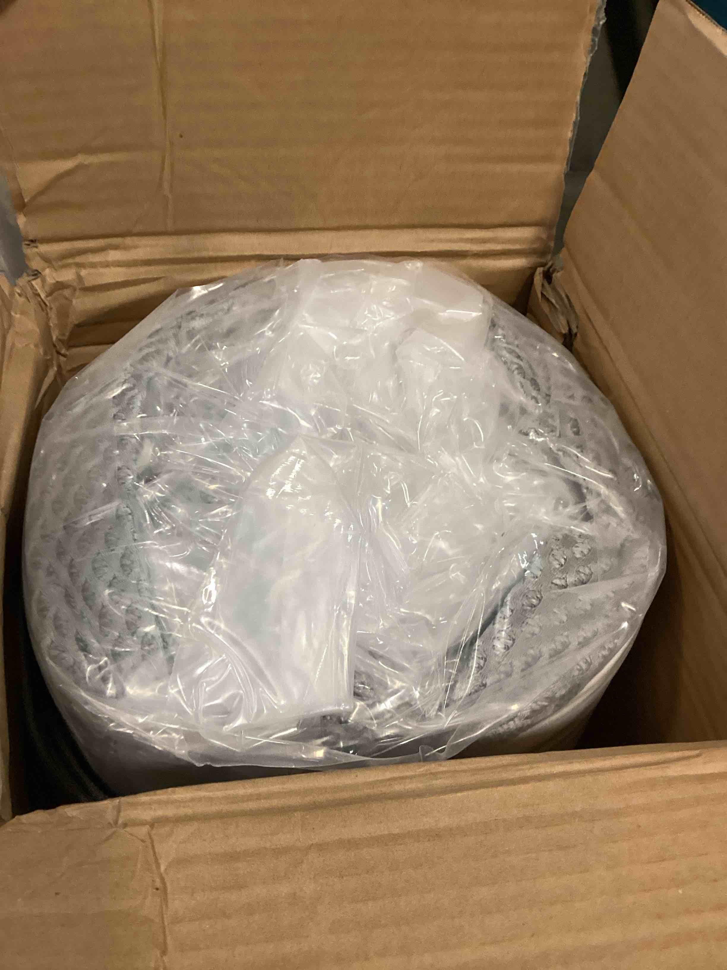 https://s3.amazonaws.com/lotting-images-prod/bidfta/YEL6010383_1708358906772.jpeg