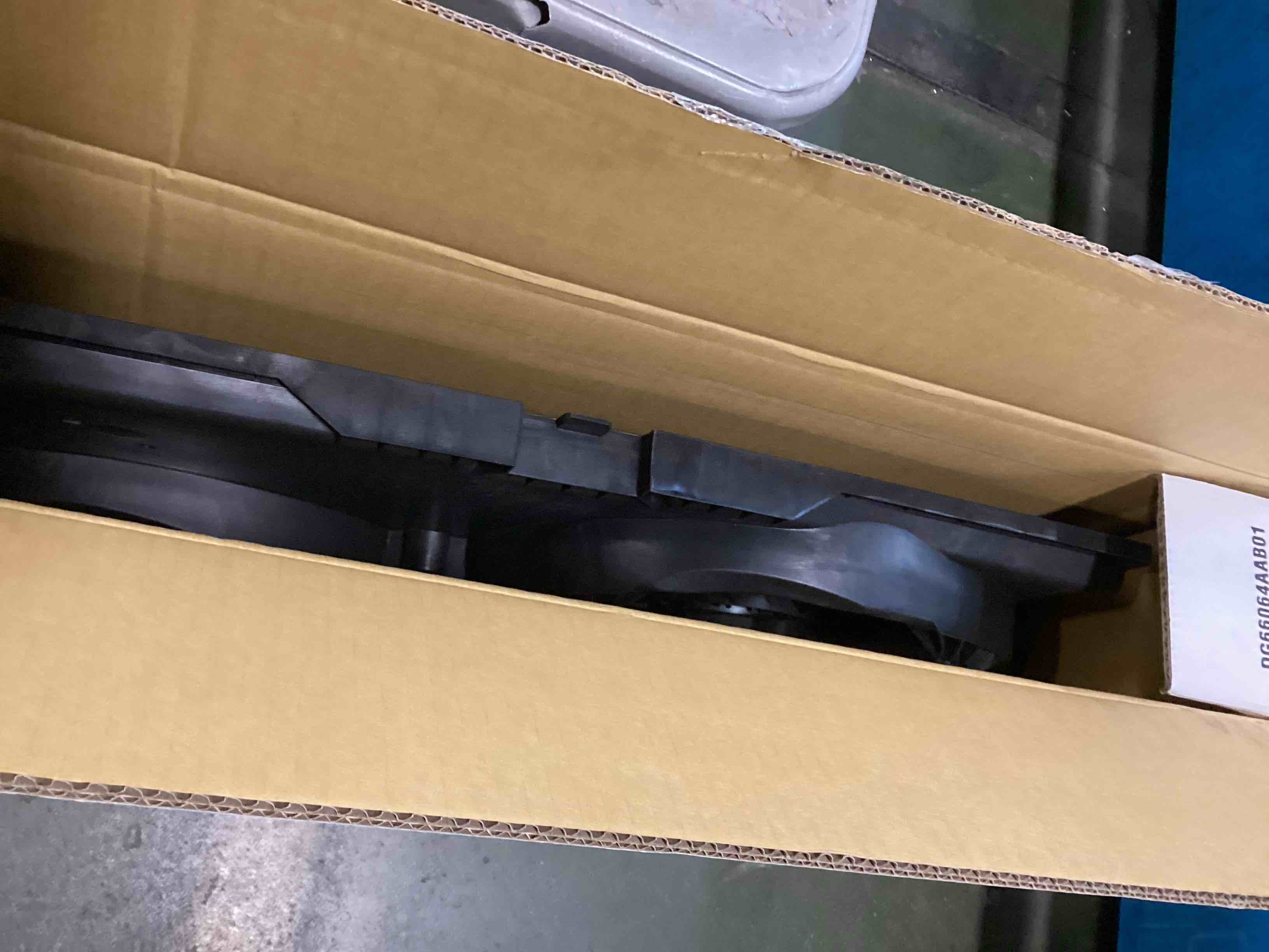 https://s3.amazonaws.com/lotting-images-prod/bidfta/YEL6010386_1708359120041.jpeg