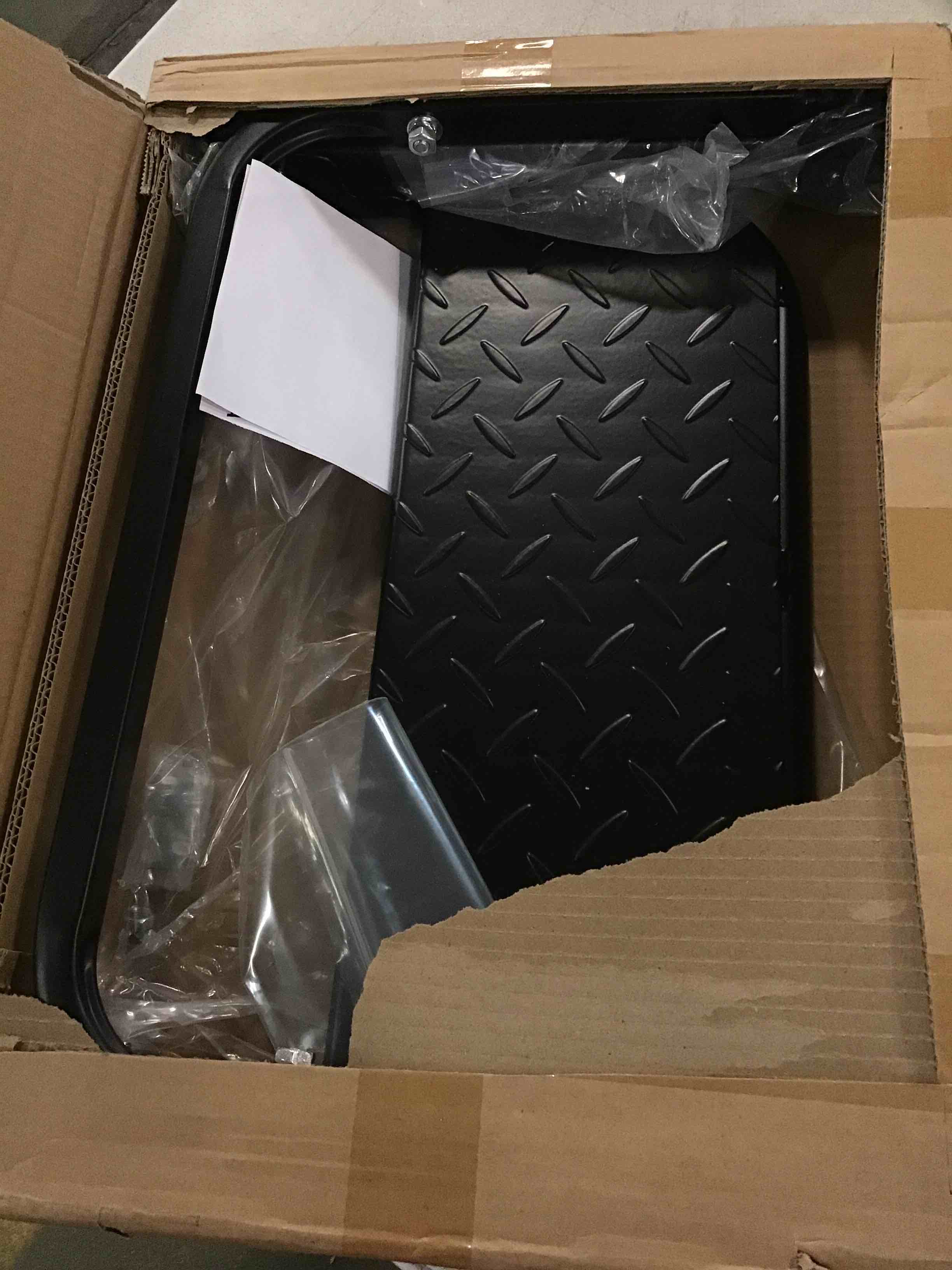 https://s3.amazonaws.com/lotting-images-prod/bidfta/YEL6012139_1708176633185.jpeg