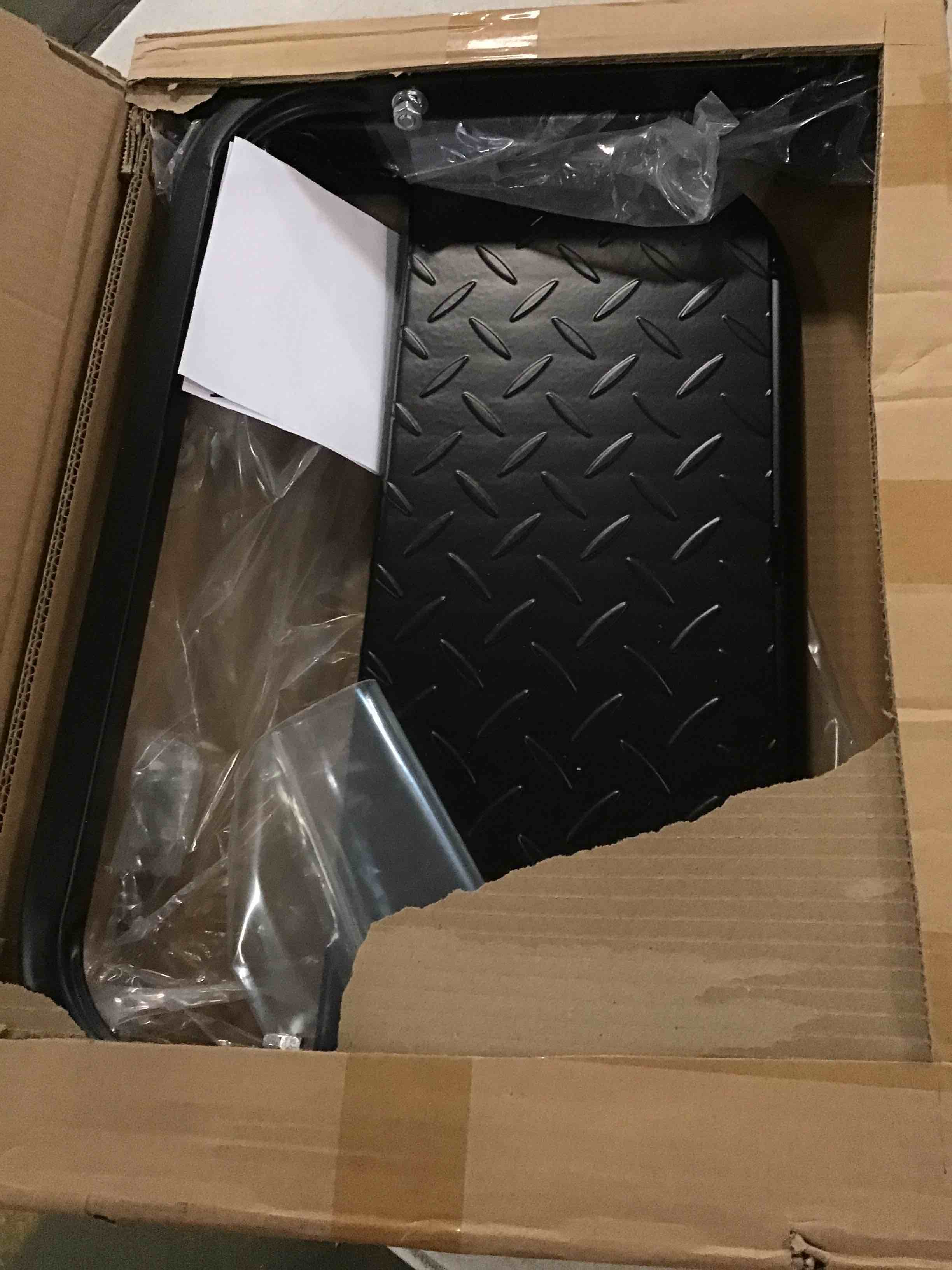 https://s3.amazonaws.com/lotting-images-prod/bidfta/YEL6012139_1708176634287.jpeg