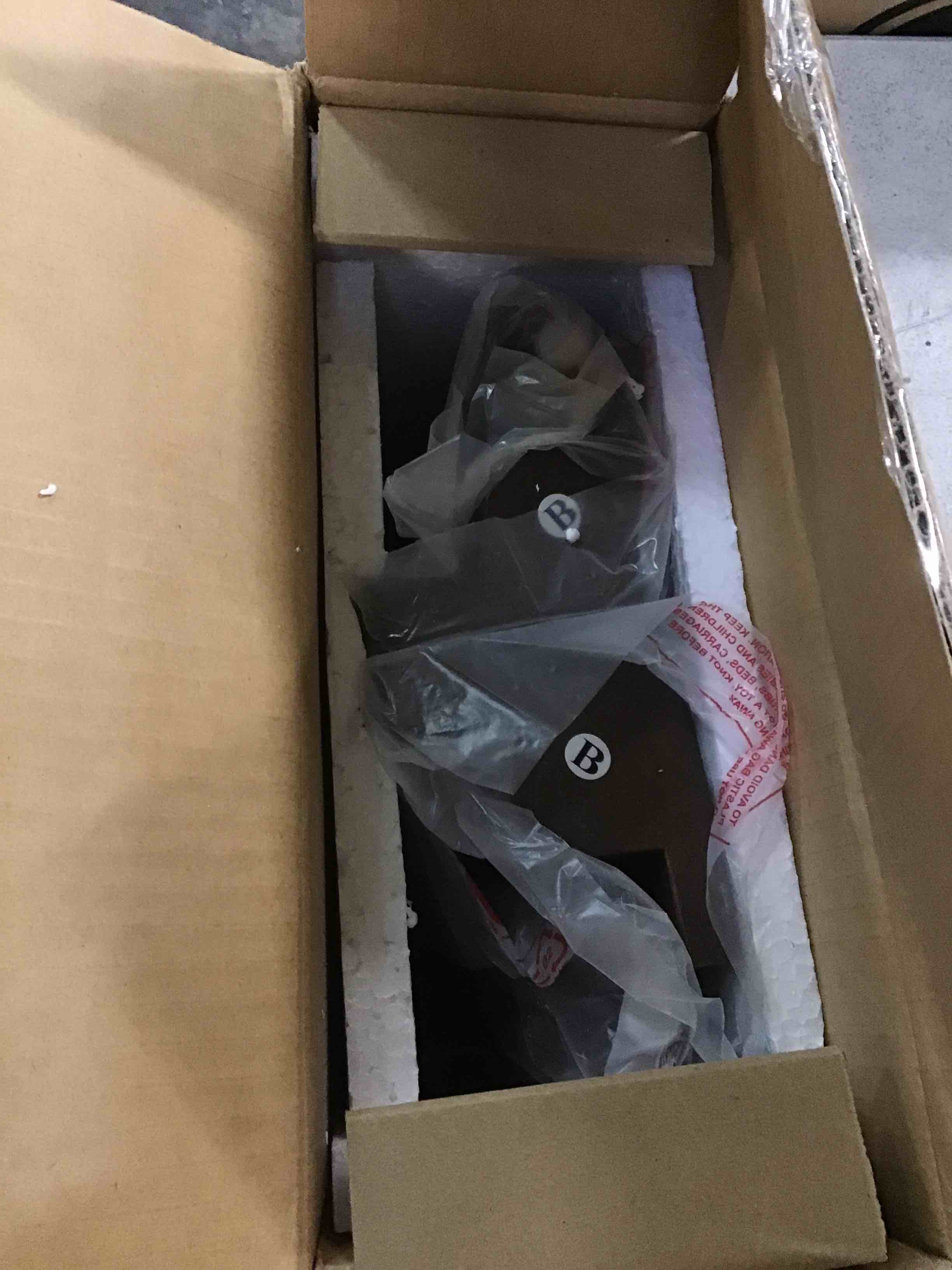 https://s3.amazonaws.com/lotting-images-prod/bidfta/YEL6012173_1708181307832.jpeg