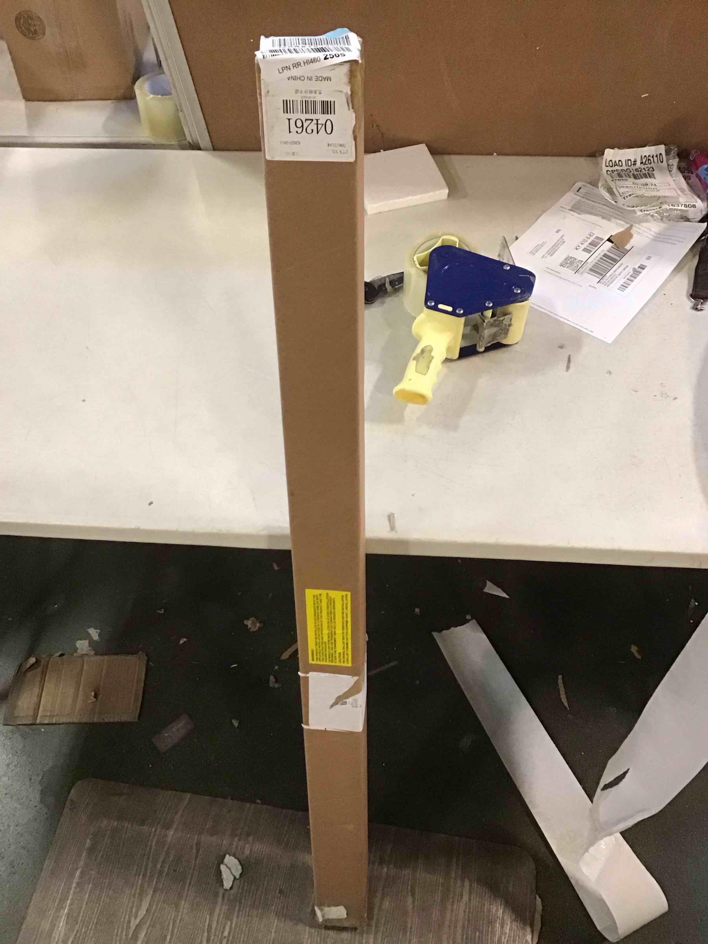 https://s3.amazonaws.com/lotting-images-prod/bidfta/YEL6012805_1707944084539.jpeg