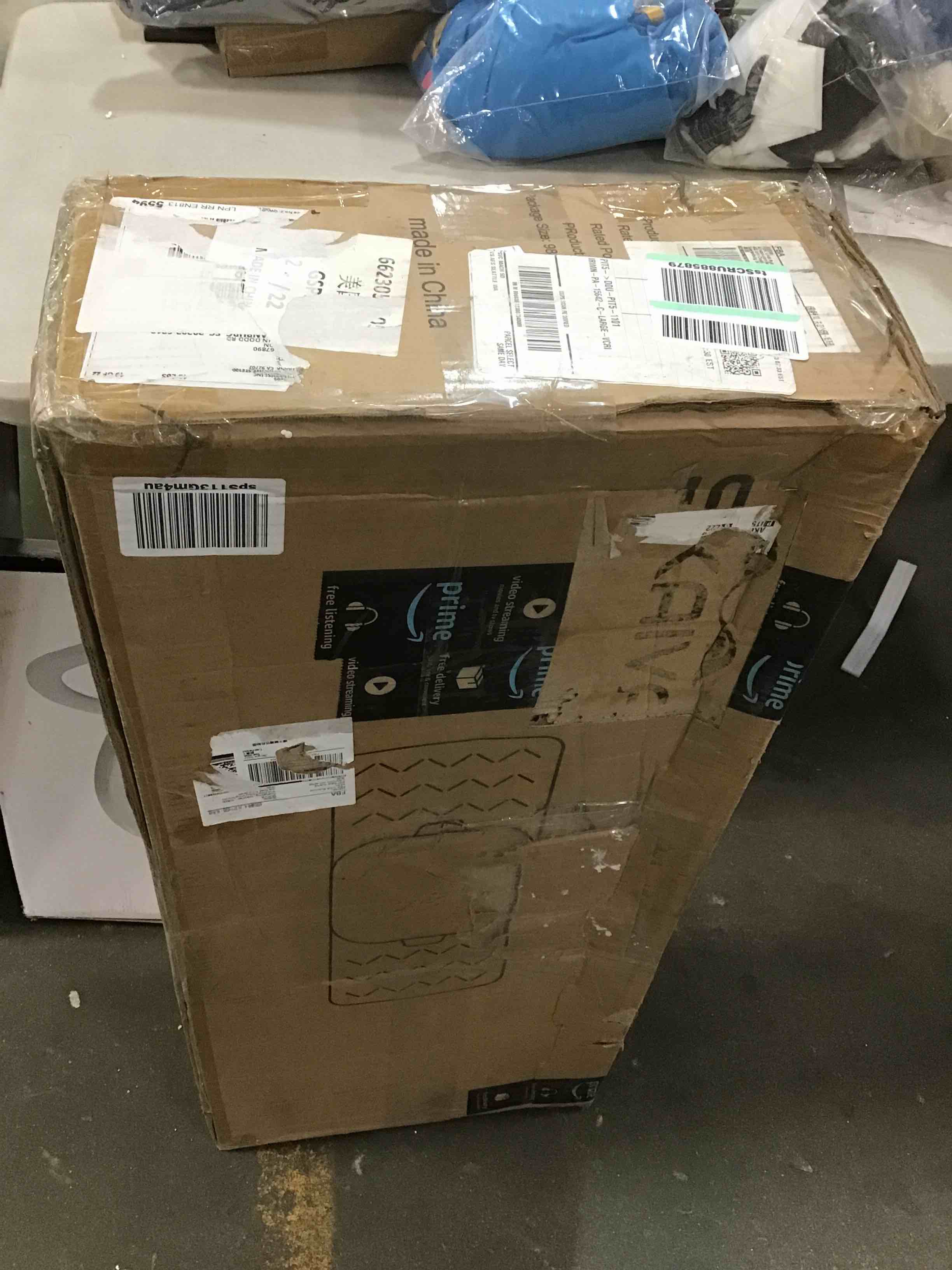 https://s3.amazonaws.com/lotting-images-prod/bidfta/YEL6012913_1708793607881.jpeg
