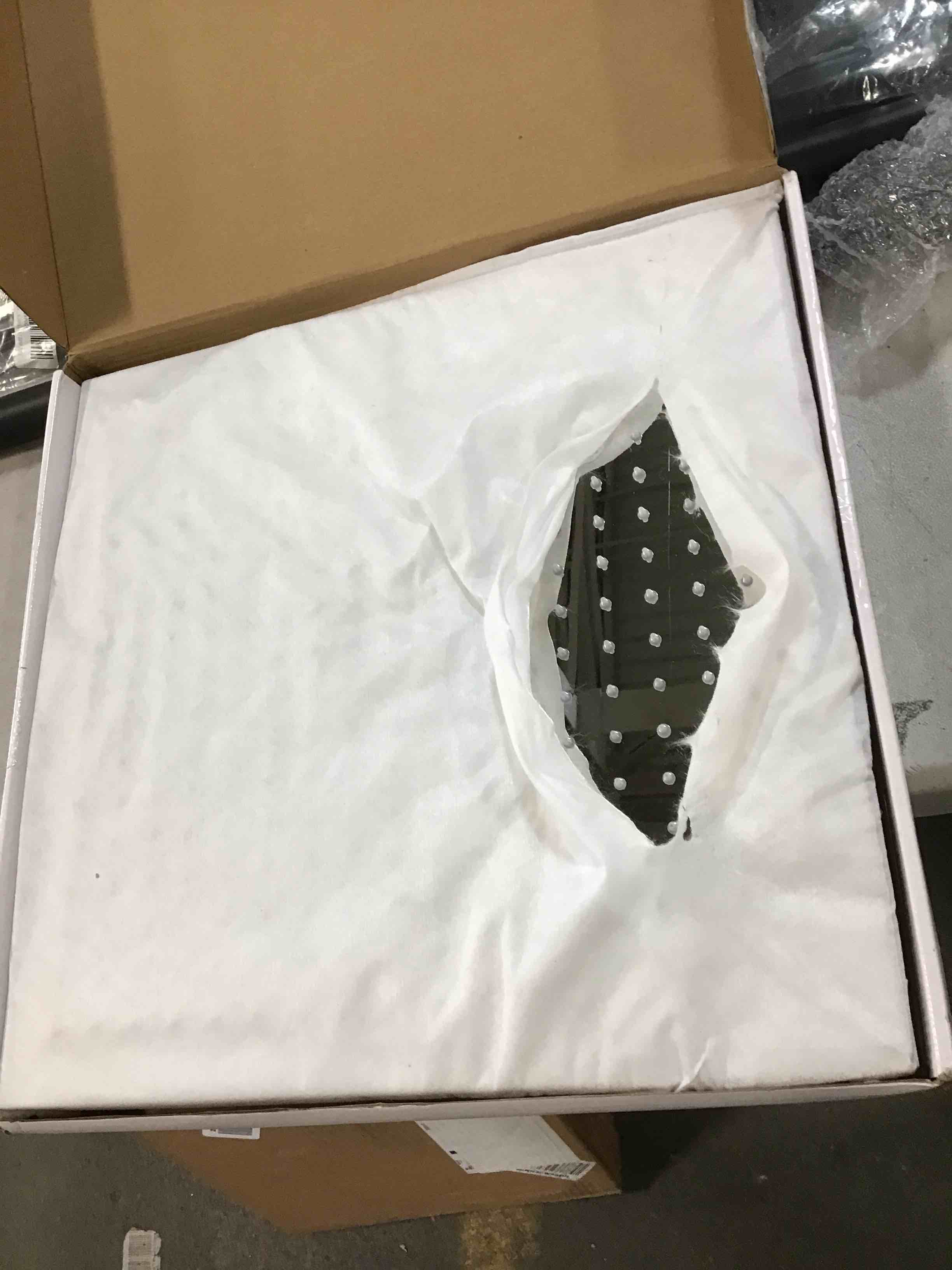 https://s3.amazonaws.com/lotting-images-prod/bidfta/YEL6012981_1708803529740.jpeg
