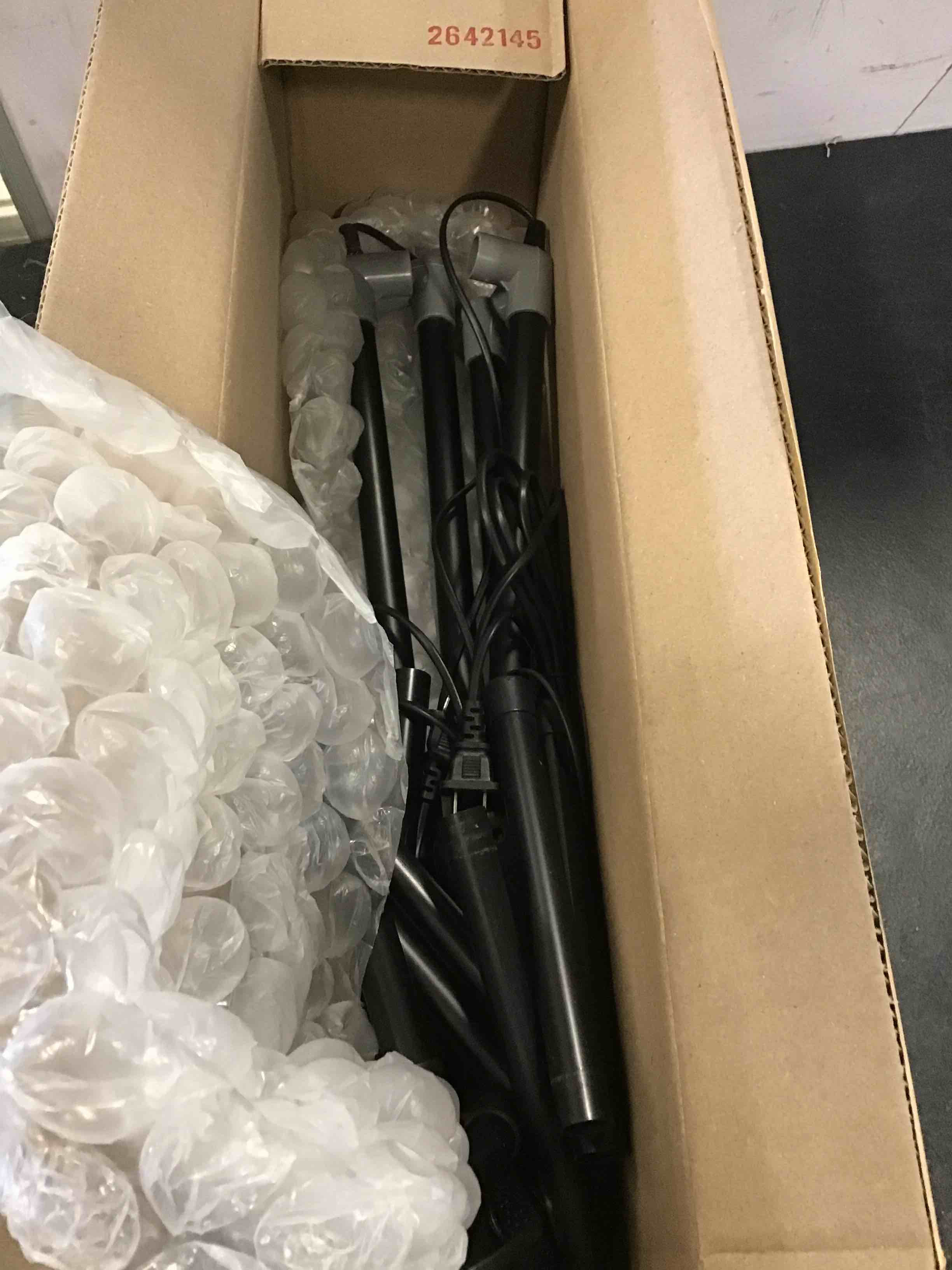 https://s3.amazonaws.com/lotting-images-prod/bidfta/YEL6014341_1708444777058.jpeg