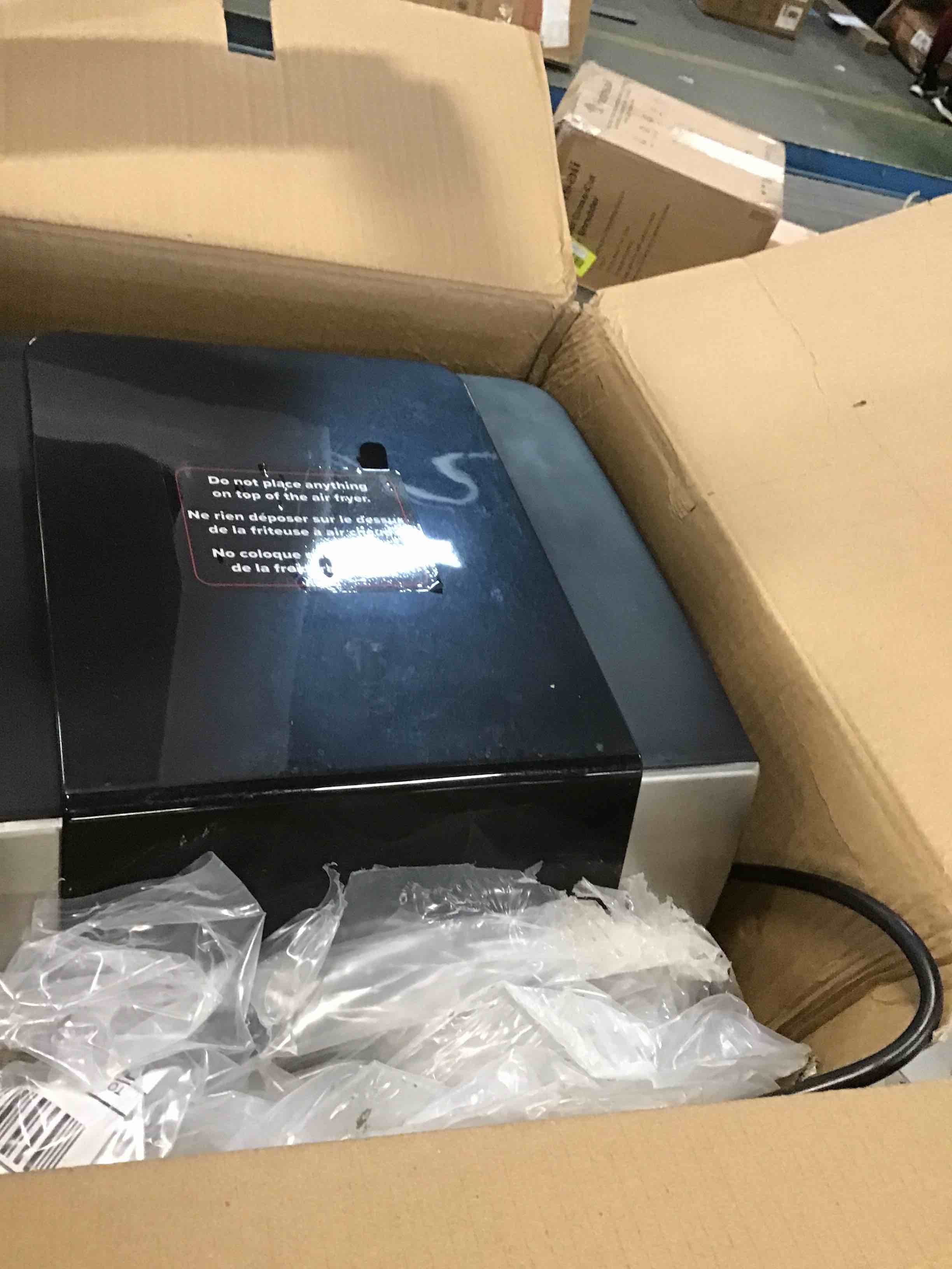 https://s3.amazonaws.com/lotting-images-prod/bidfta/YEL6014589_1708531370589.jpeg