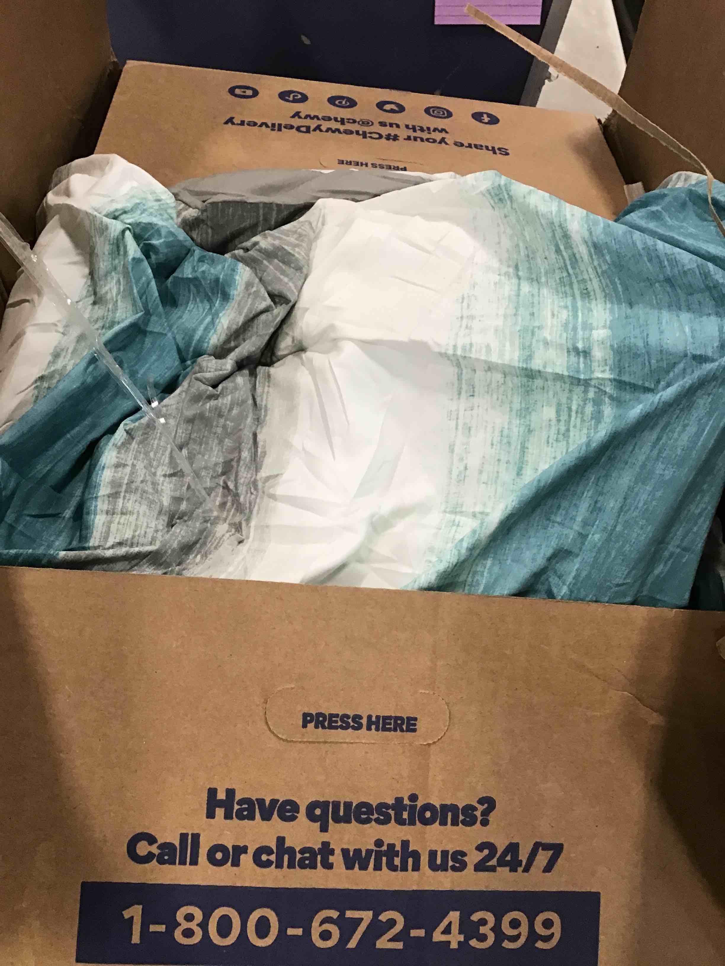 https://s3.amazonaws.com/lotting-images-prod/bidfta/YEL6014990_1708696484299.jpeg