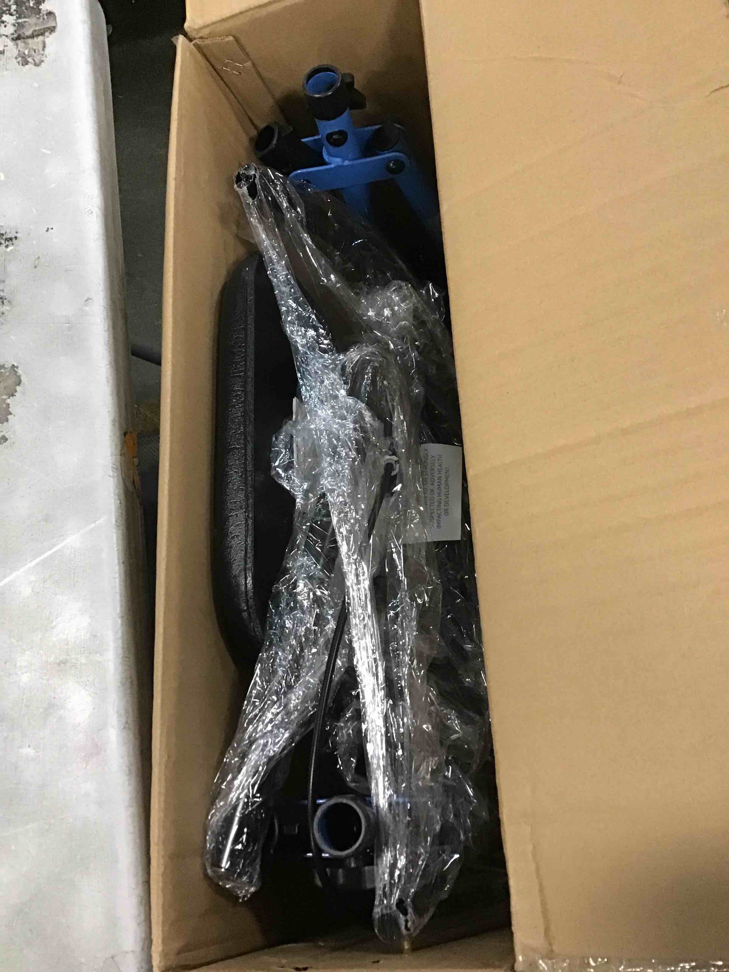 https://s3.amazonaws.com/lotting-images-prod/bidfta/YEL6015024_1708700227171.jpeg