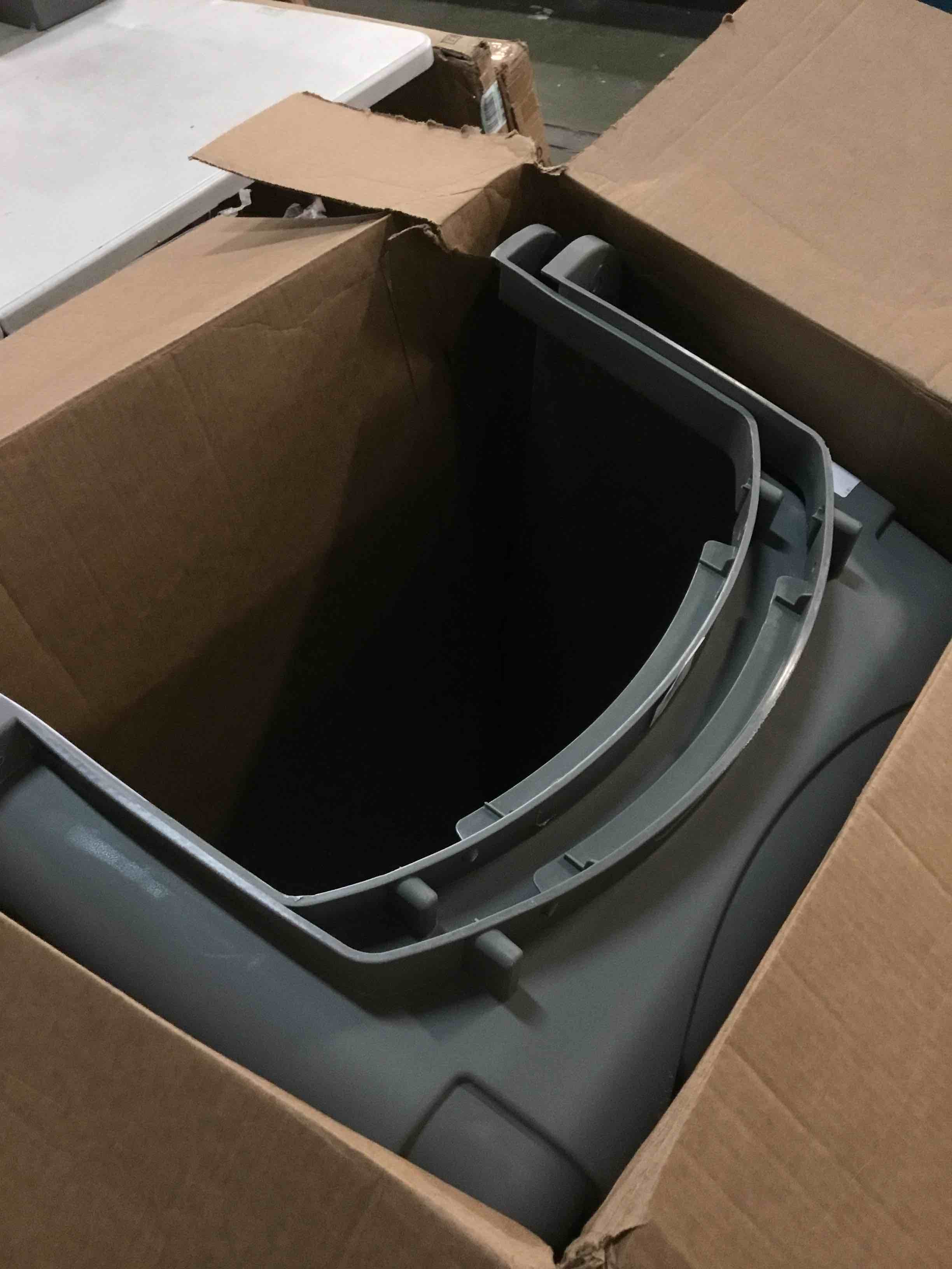 https://s3.amazonaws.com/lotting-images-prod/bidfta/YEL6015523_1708100210734.jpeg