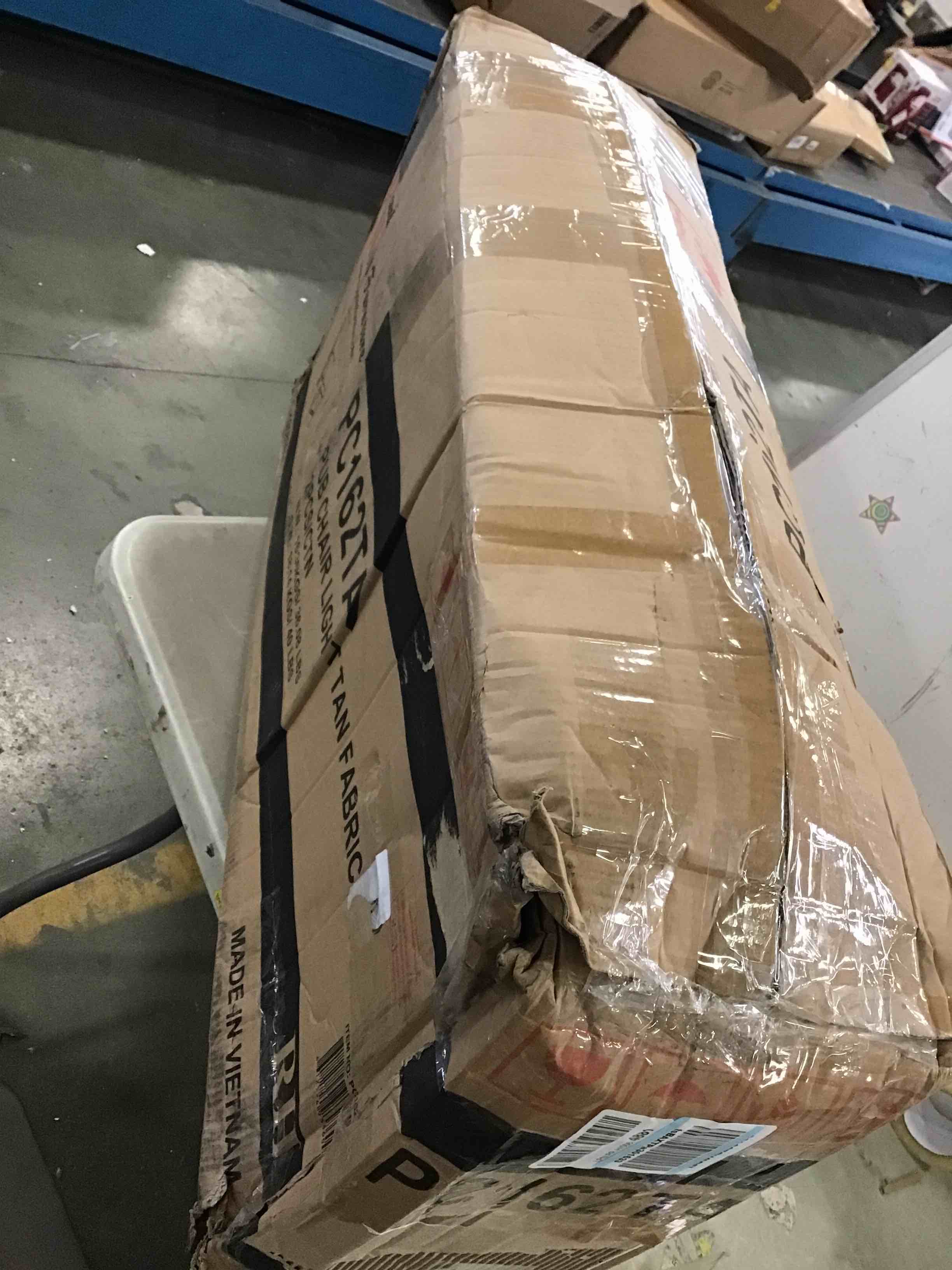 https://s3.amazonaws.com/lotting-images-prod/bidfta/YEL6015770_1708526662217.jpeg
