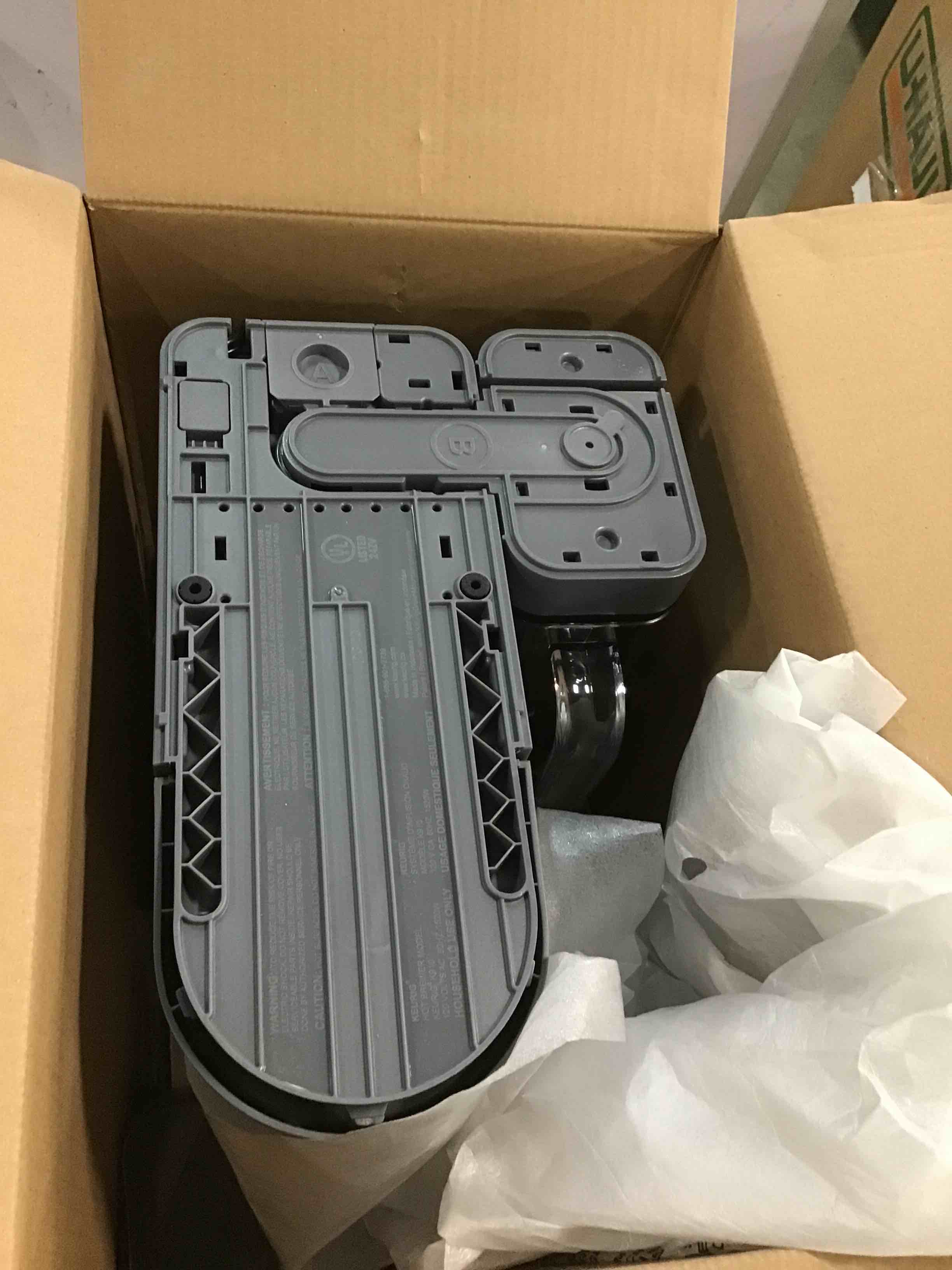 https://s3.amazonaws.com/lotting-images-prod/bidfta/YEL6016452_1709042640366.jpeg