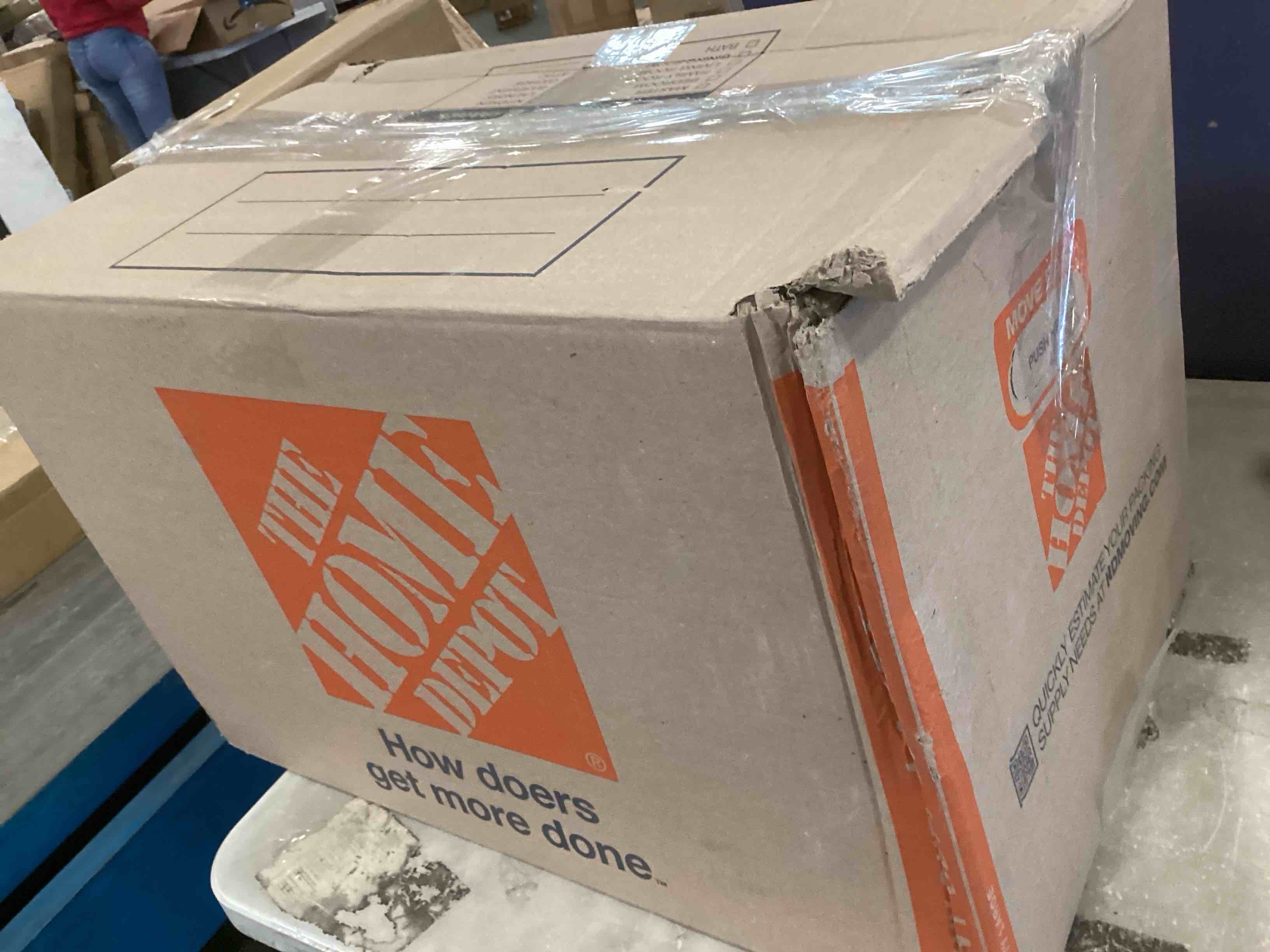 https://s3.amazonaws.com/lotting-images-prod/bidfta/YEL6018445_1707925428873.jpeg