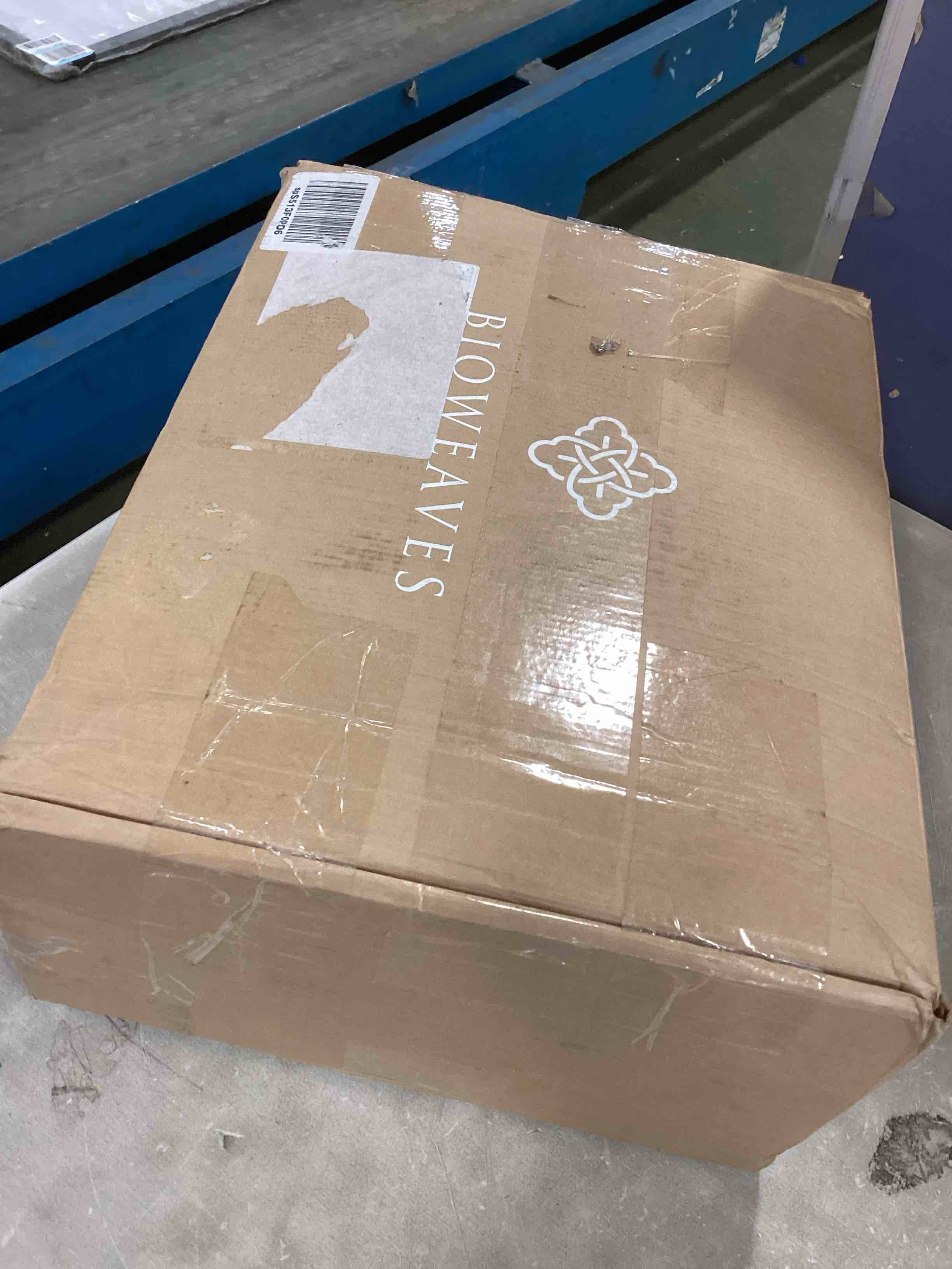 https://s3.amazonaws.com/lotting-images-prod/bidfta/YEL6018537_1707937555876.jpeg