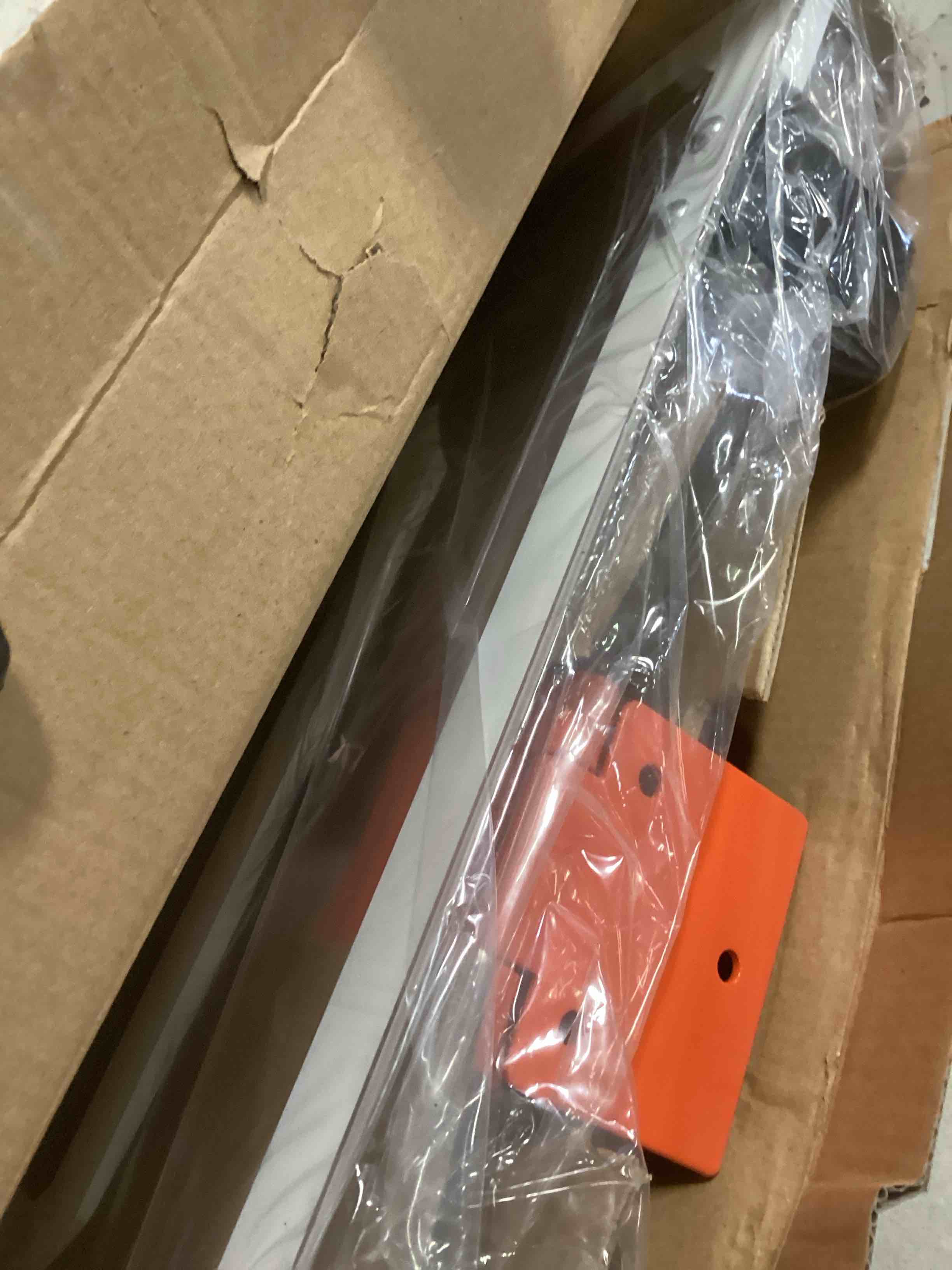 https://s3.amazonaws.com/lotting-images-prod/bidfta/YEL6018833_1708031728428.jpeg