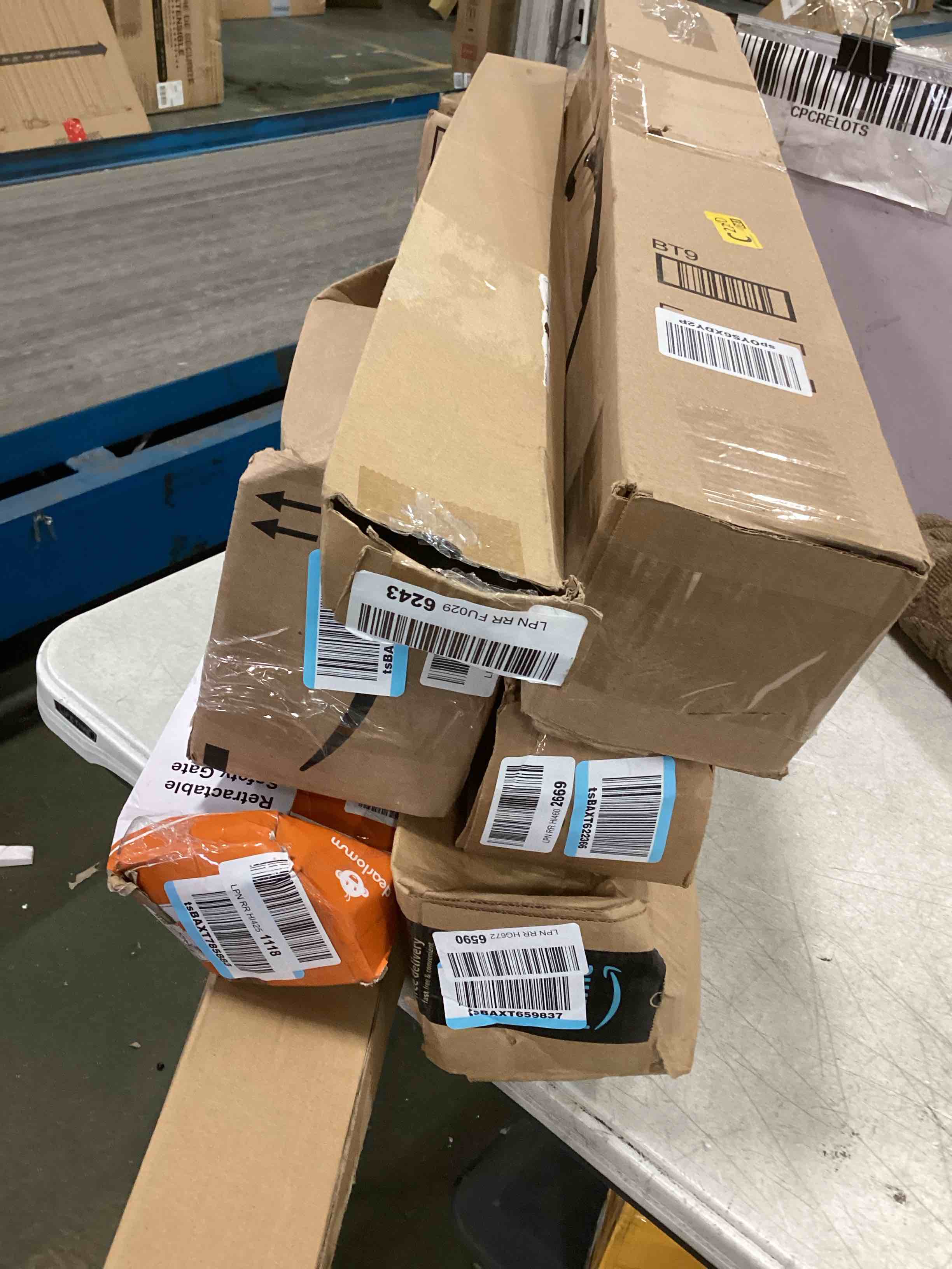 Various assorted items for home maintenance and car accessories