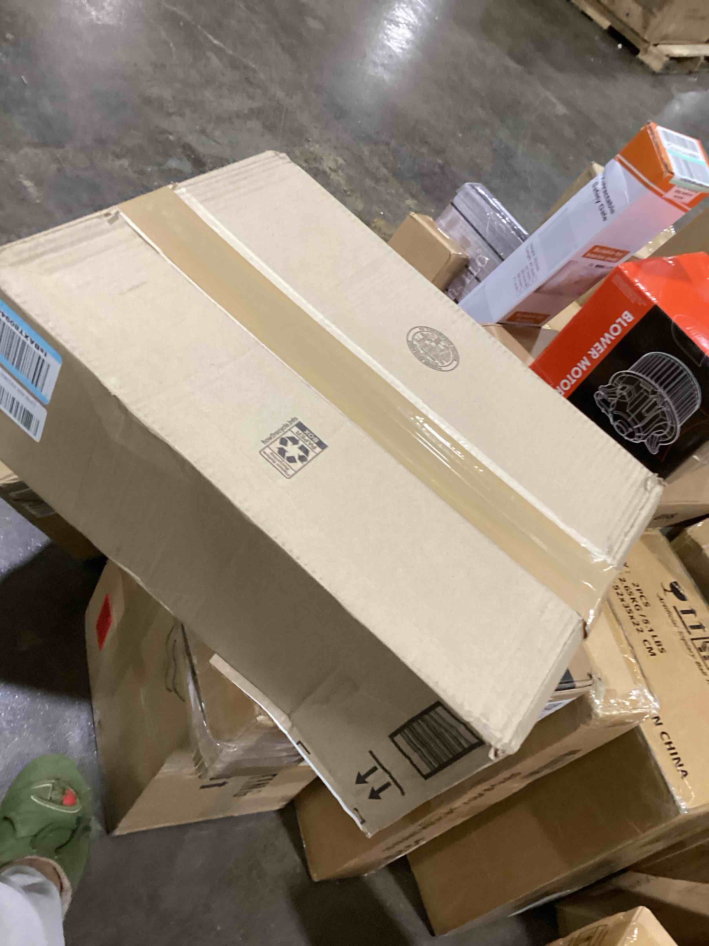 https://s3.amazonaws.com/lotting-images-prod/bidfta/YEL6021238_1710245984712.jpeg