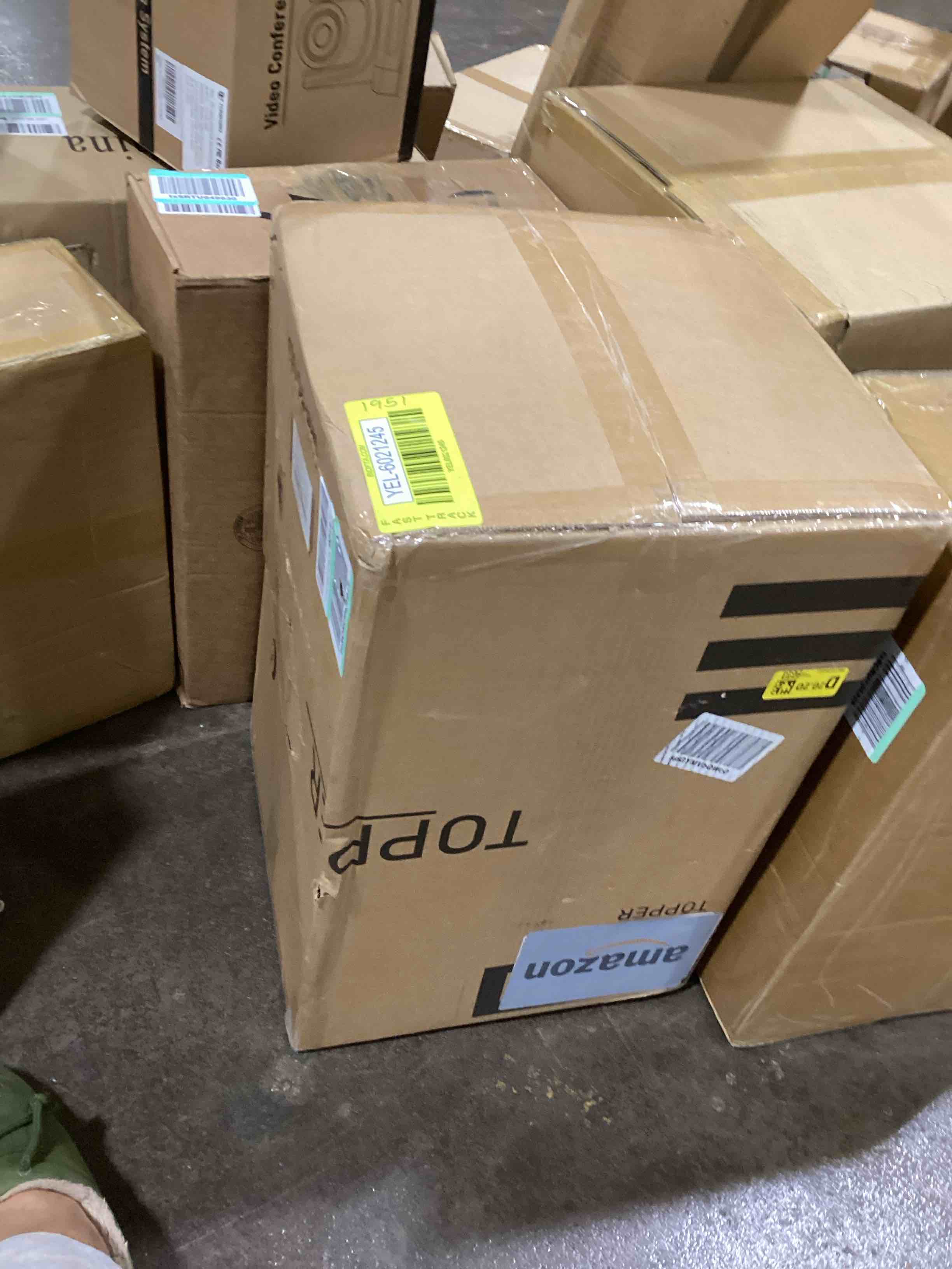 https://s3.amazonaws.com/lotting-images-prod/bidfta/YEL6021245_1710246435154.jpeg