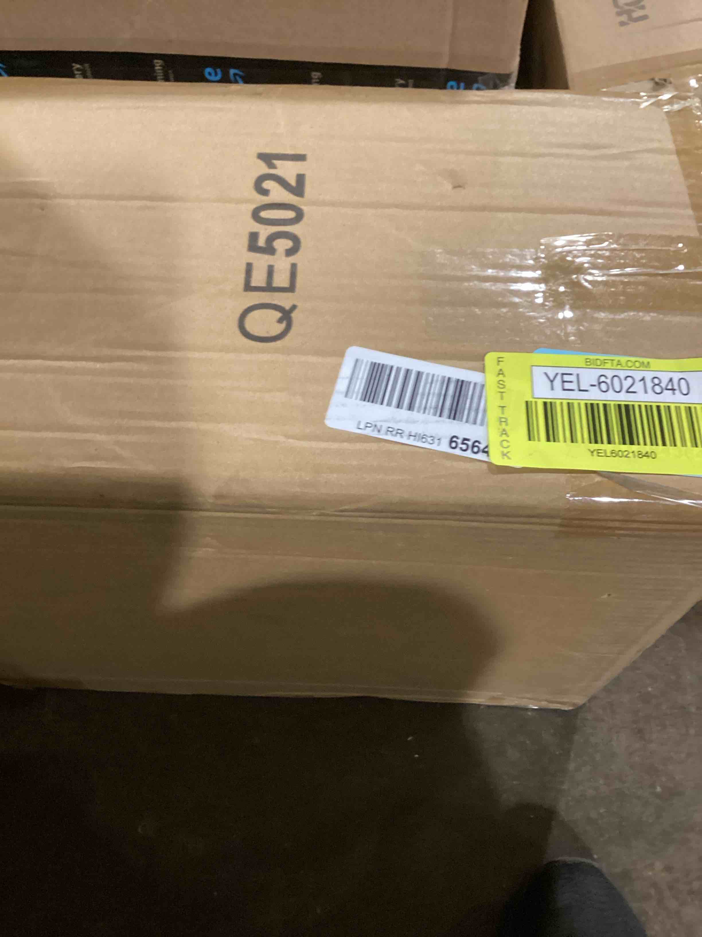 https://s3.amazonaws.com/lotting-images-prod/bidfta/YEL6021840_1707336312193.jpeg