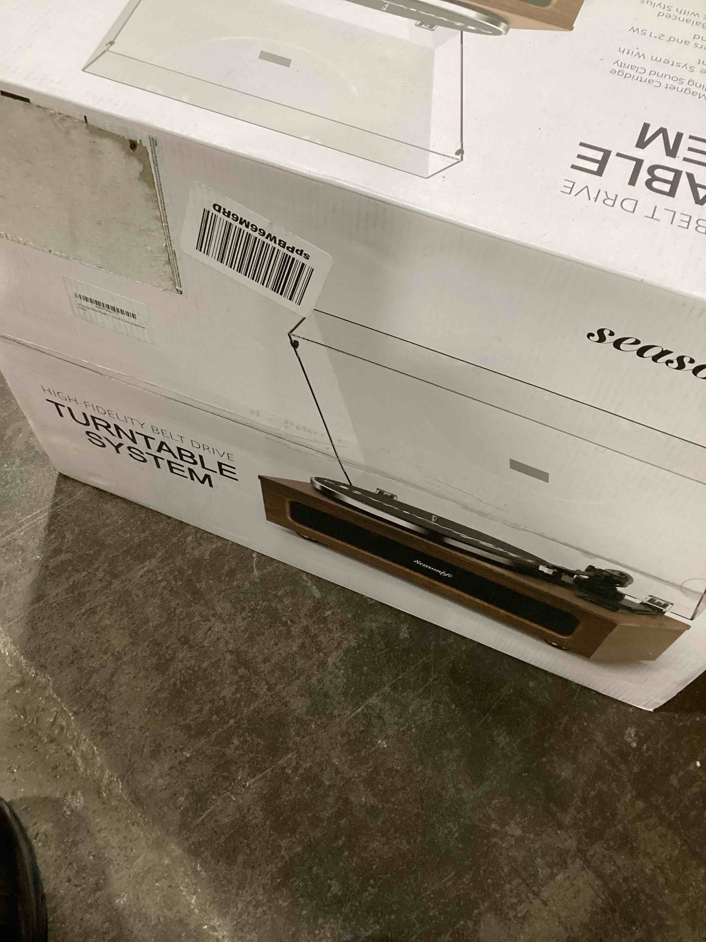 https://s3.amazonaws.com/lotting-images-prod/bidfta/YEL6022011_1707415809878.jpeg