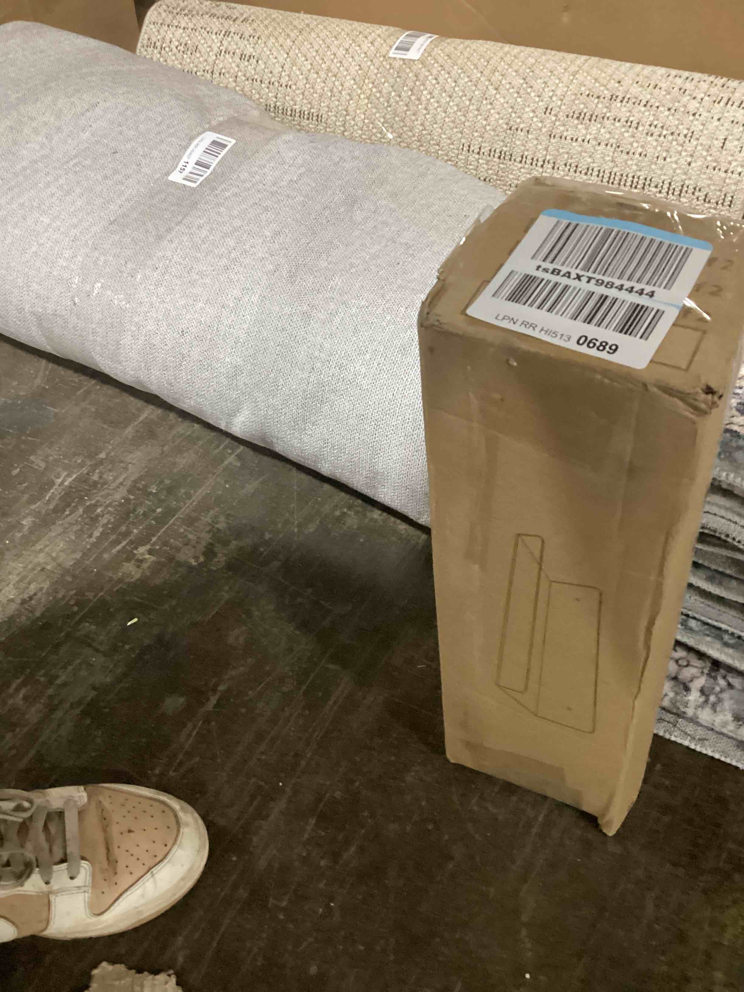 https://s3.amazonaws.com/lotting-images-prod/bidfta/YEL6022934_1707933489087.jpeg