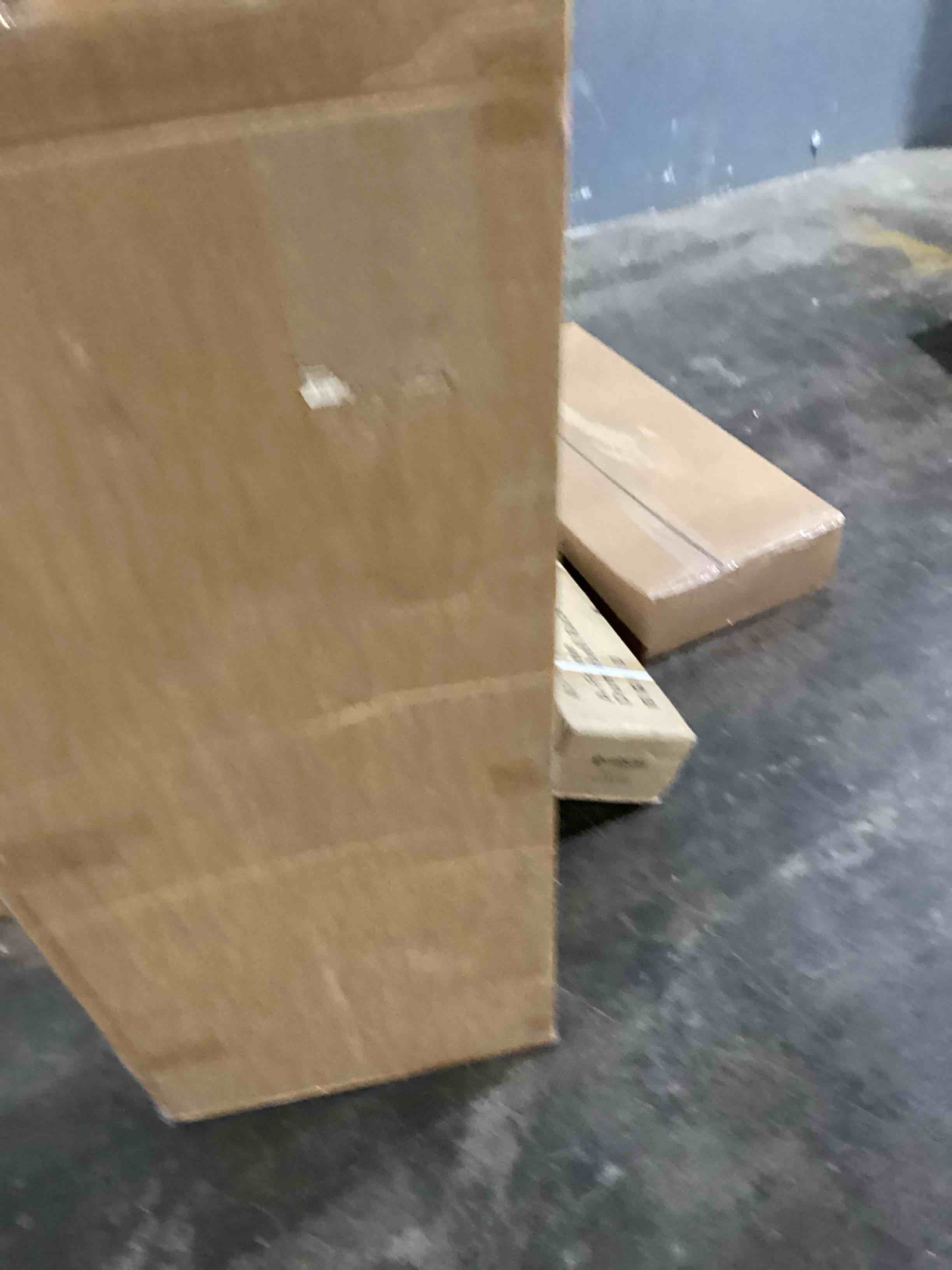 https://s3.amazonaws.com/lotting-images-prod/bidfta/YEL6023086_1707160806513.jpeg