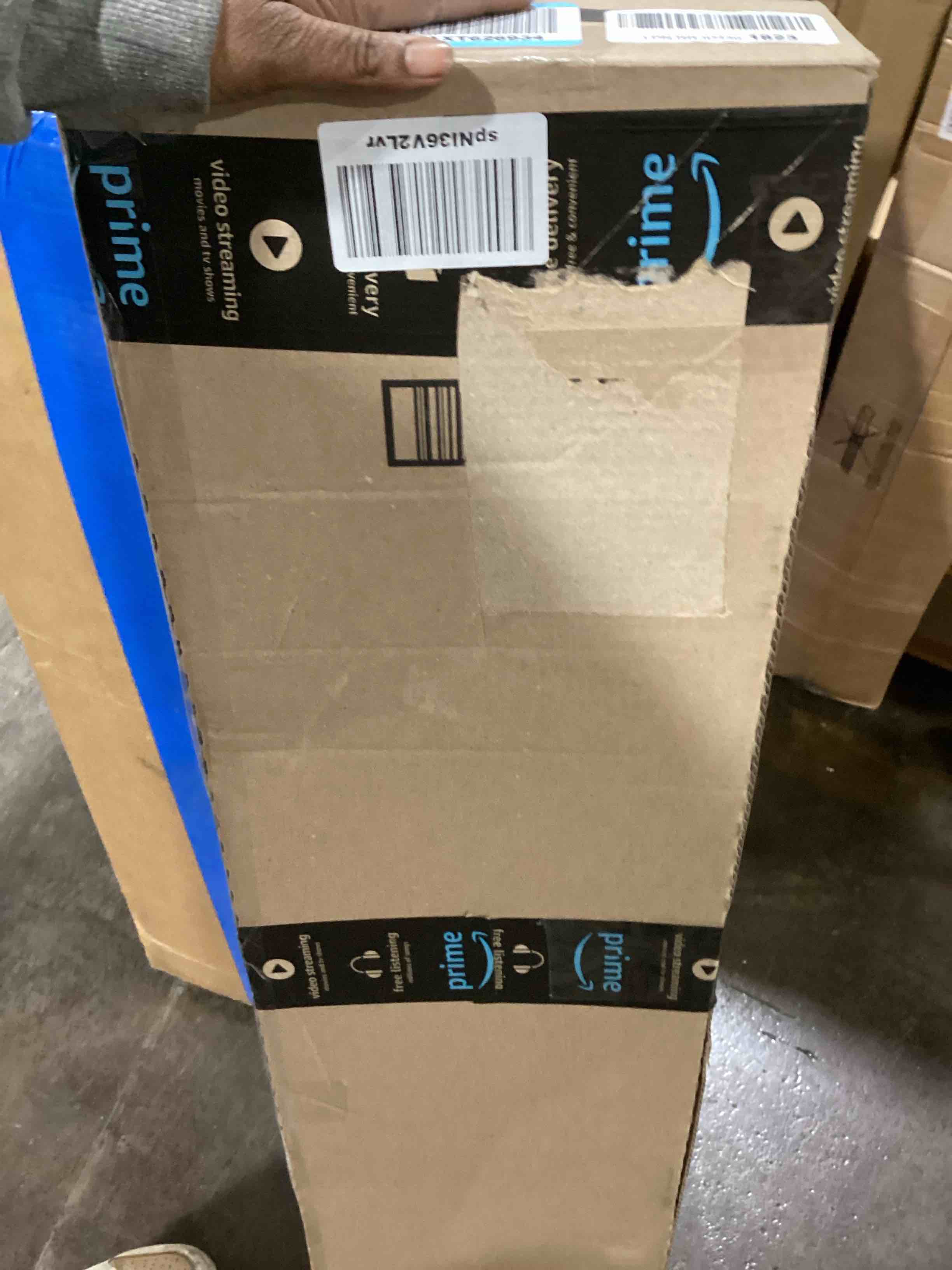 https://s3.amazonaws.com/lotting-images-prod/bidfta/YEL6024256_1707763267769.jpeg
