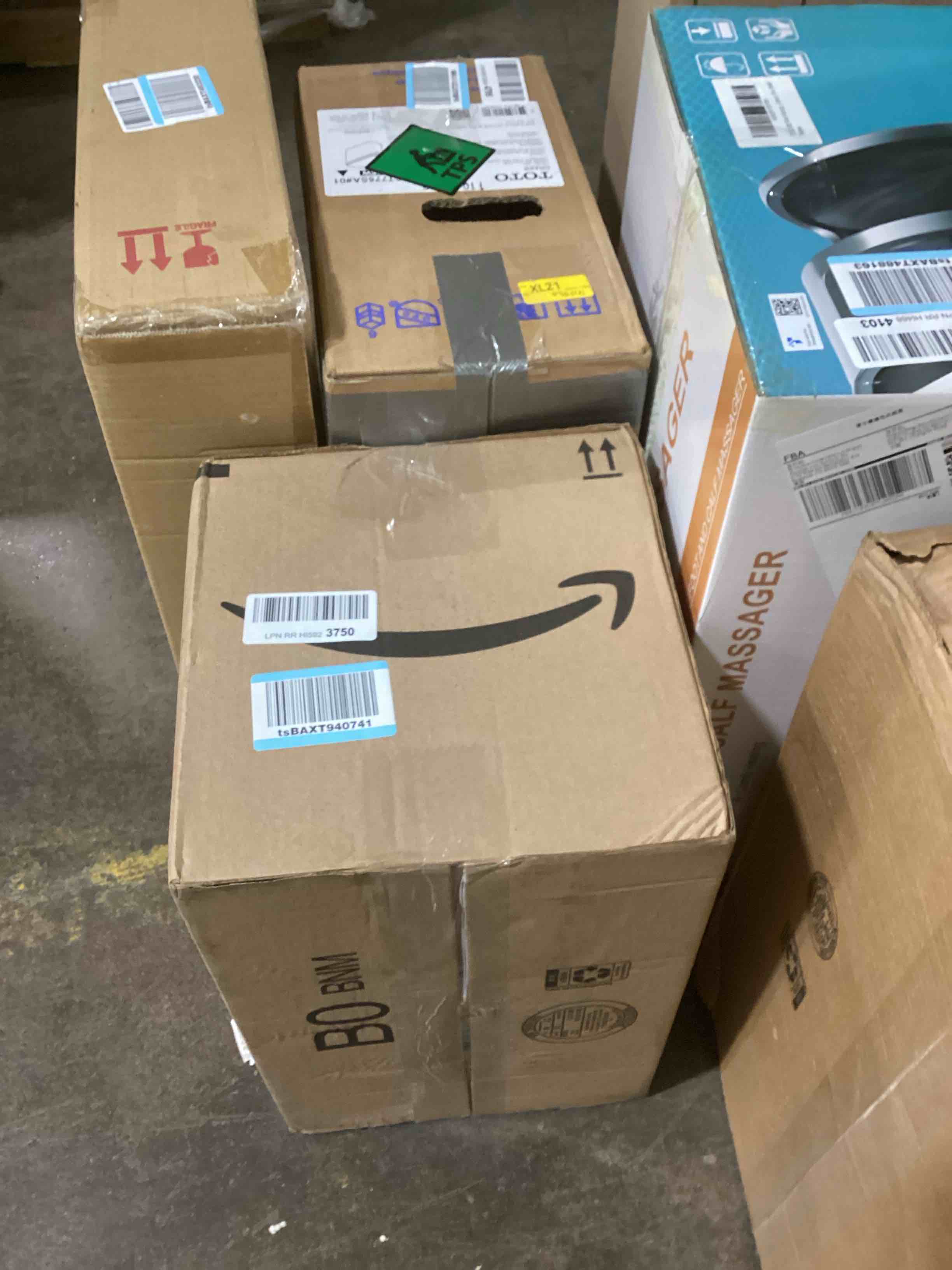 https://s3.amazonaws.com/lotting-images-prod/bidfta/YEL6027881_1708012307227.jpeg