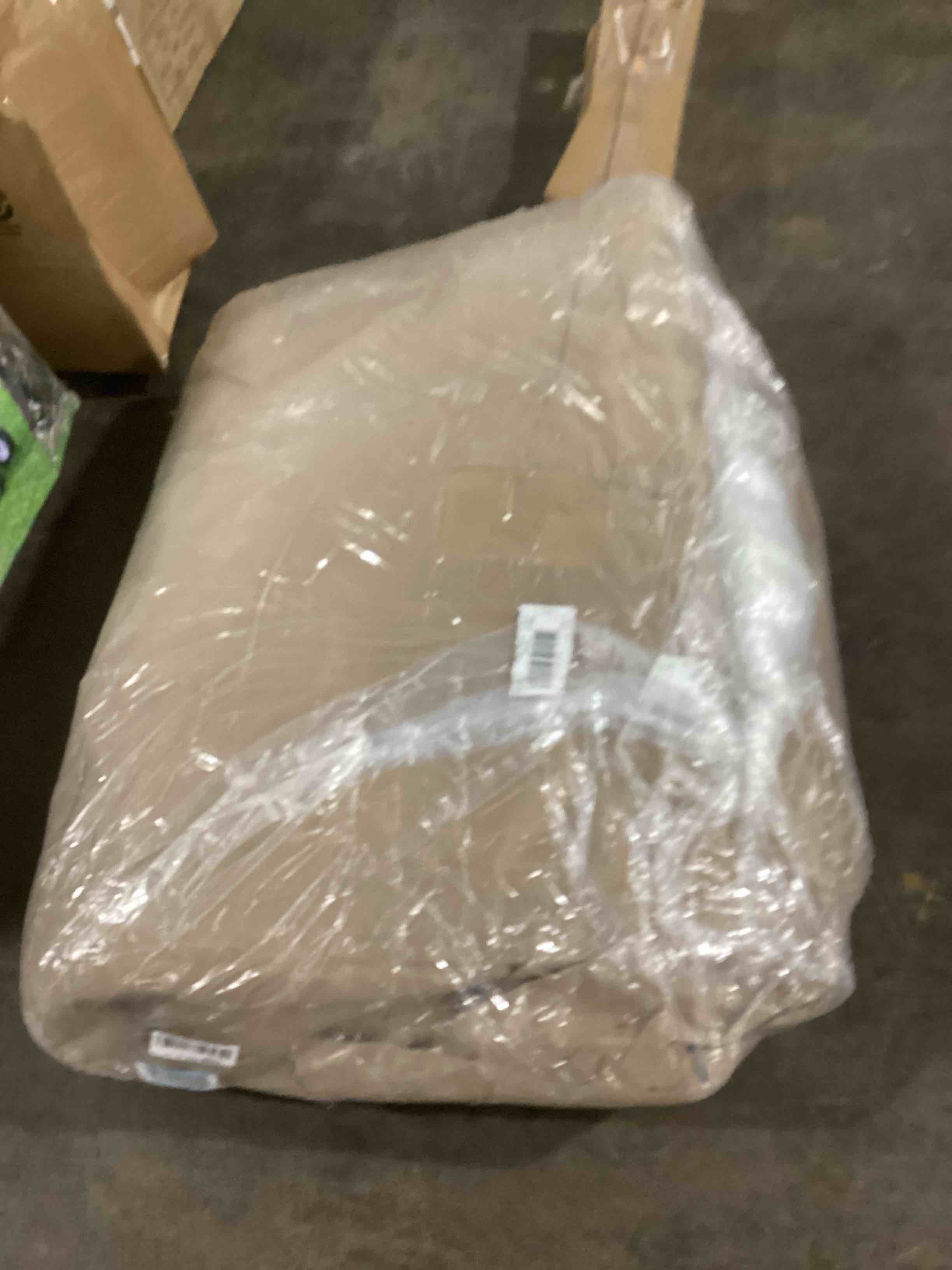https://s3.amazonaws.com/lotting-images-prod/bidfta/YEL6027907_1708013892657.jpeg