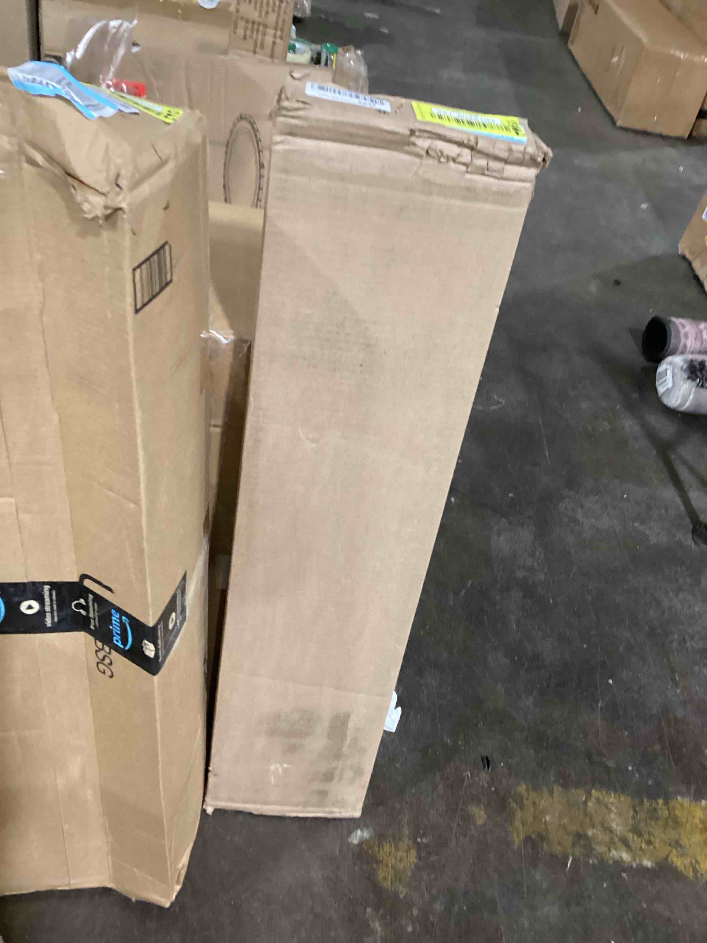https://s3.amazonaws.com/lotting-images-prod/bidfta/YEL6028103_1708107237886.jpeg