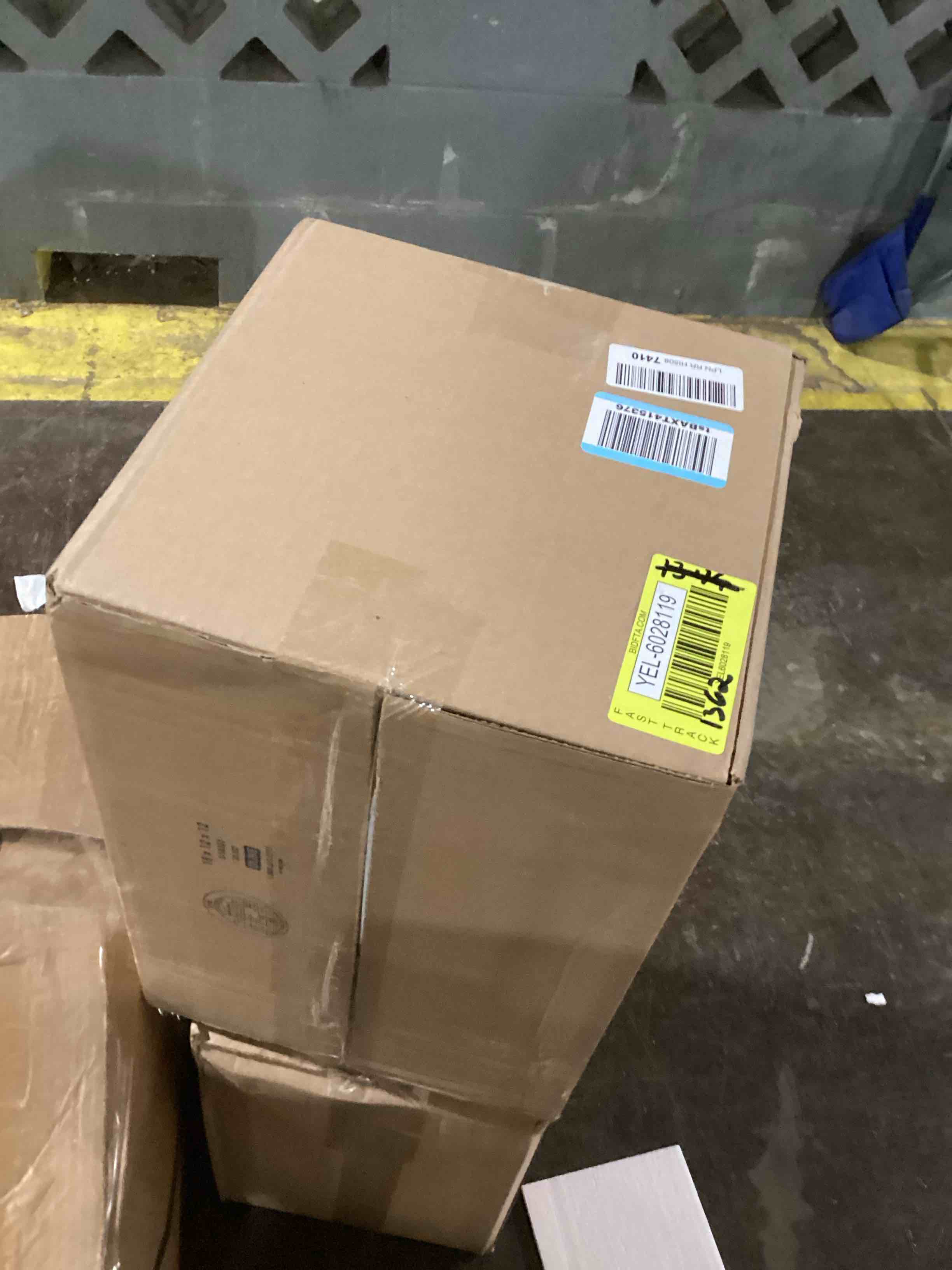 https://s3.amazonaws.com/lotting-images-prod/bidfta/YEL6028119_1708110566705.jpeg