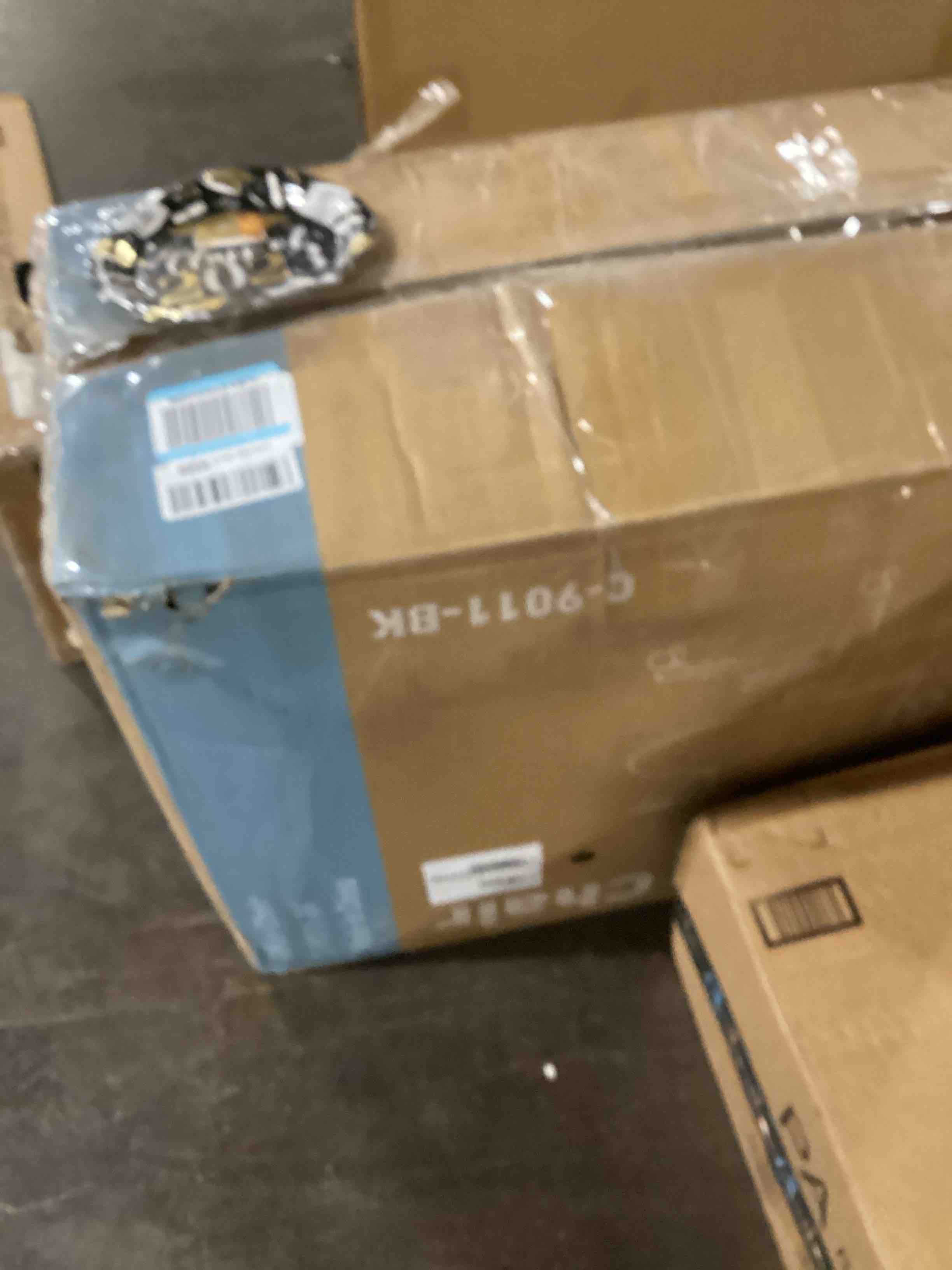https://s3.amazonaws.com/lotting-images-prod/bidfta/YEL6028790_1708361308421.jpeg