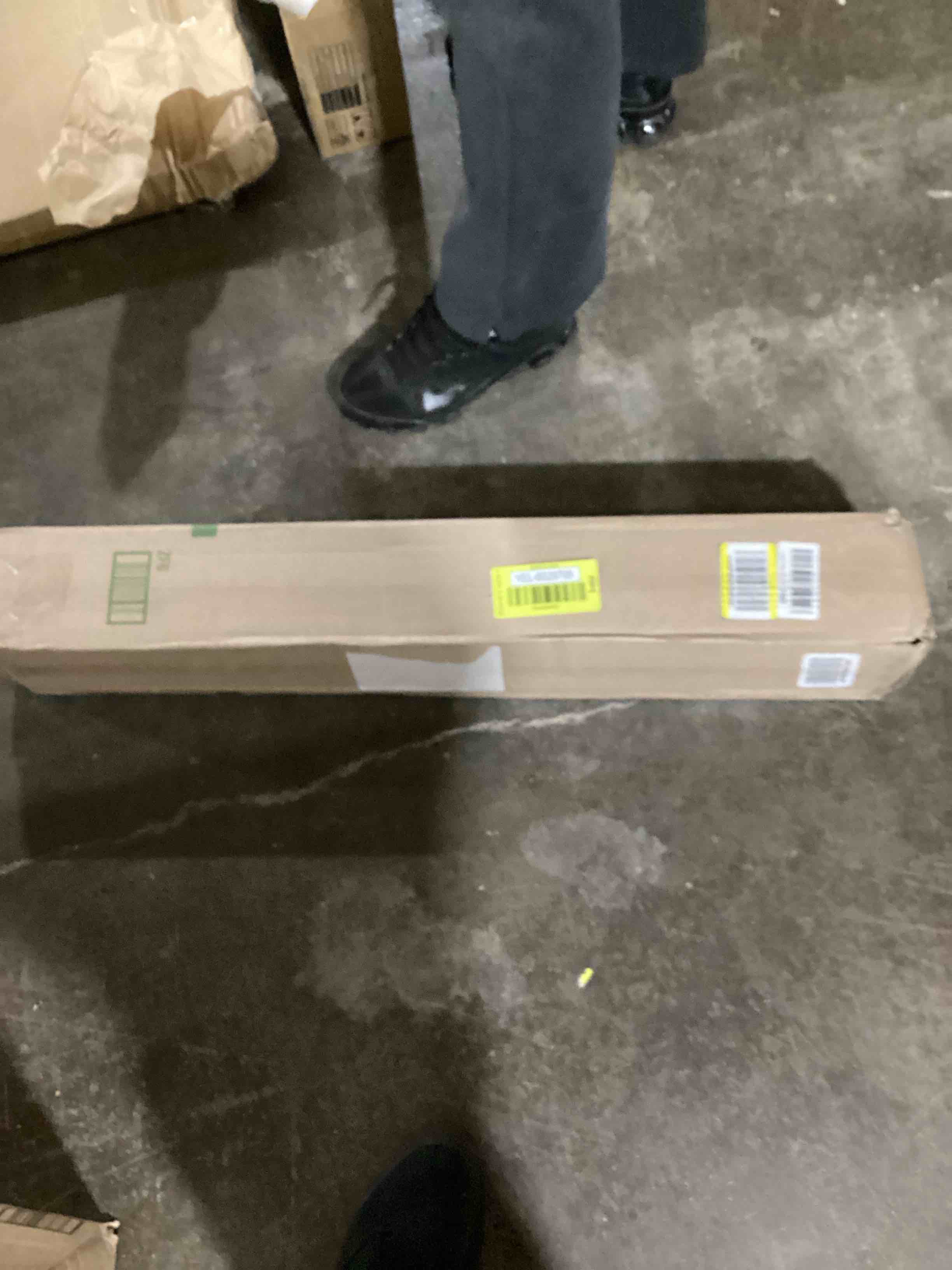 https://s3.amazonaws.com/lotting-images-prod/bidfta/YEL6028795_1708367890464.jpeg