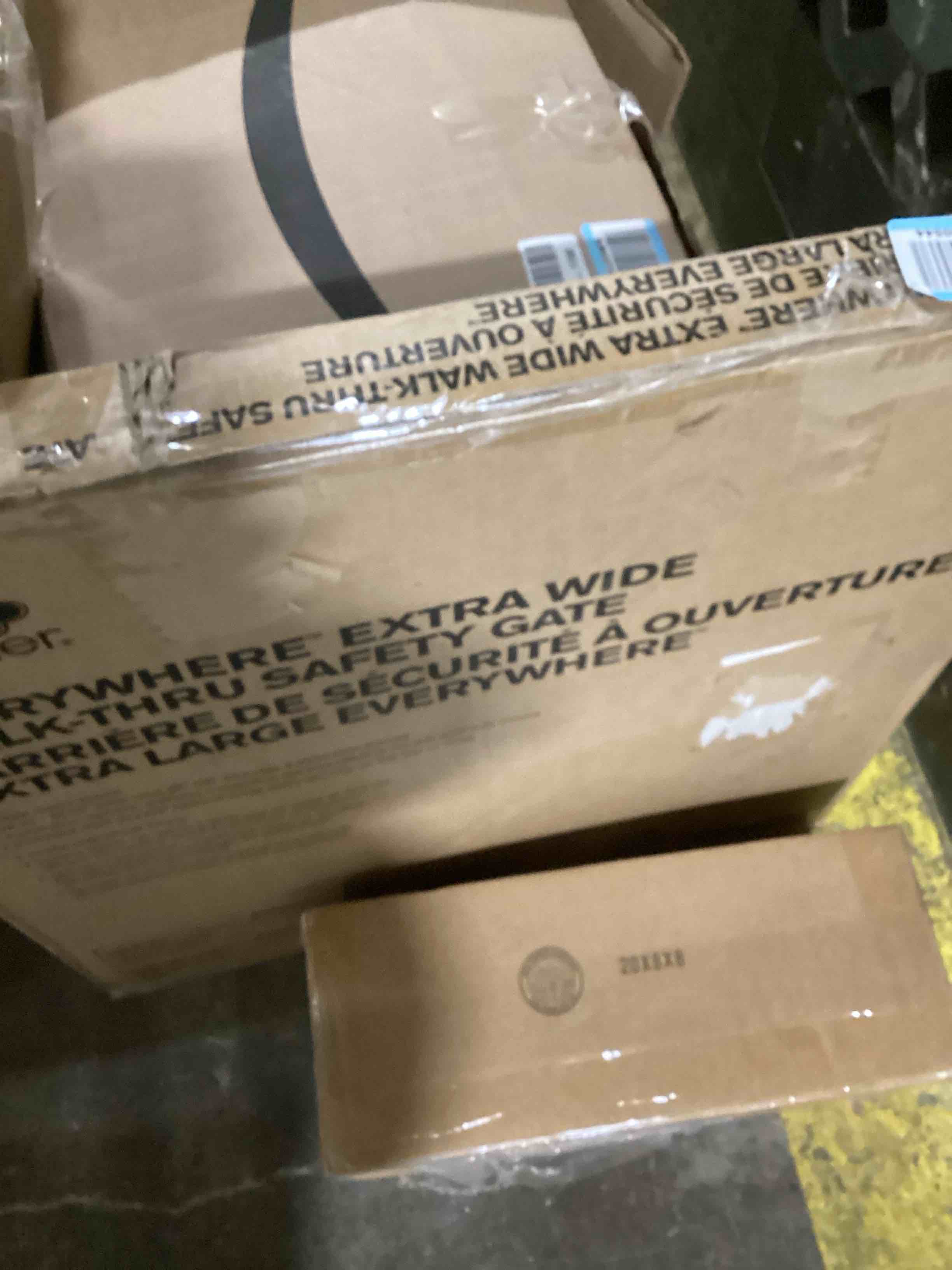 https://s3.amazonaws.com/lotting-images-prod/bidfta/YEL6028800_1708367234563.jpeg