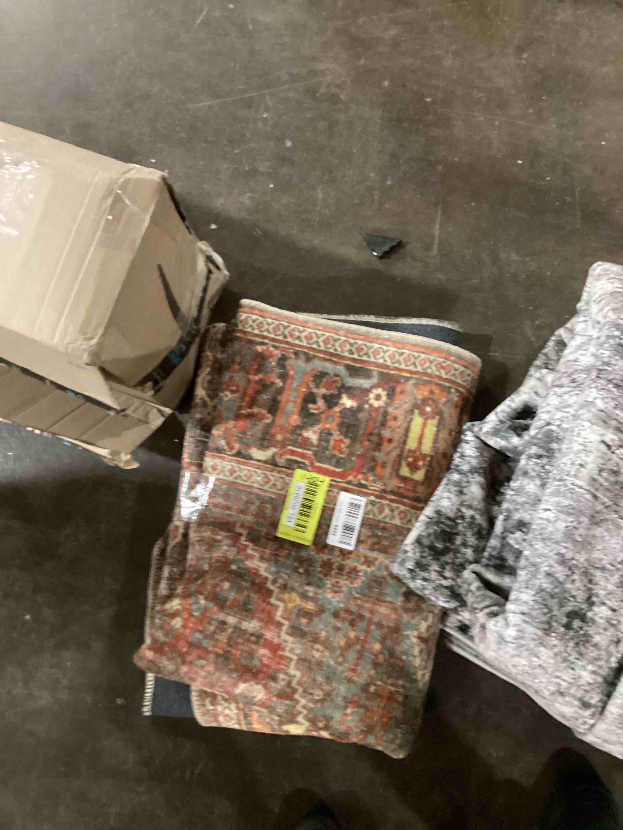 https://s3.amazonaws.com/lotting-images-prod/bidfta/YEL6028816_1708364665175.jpeg