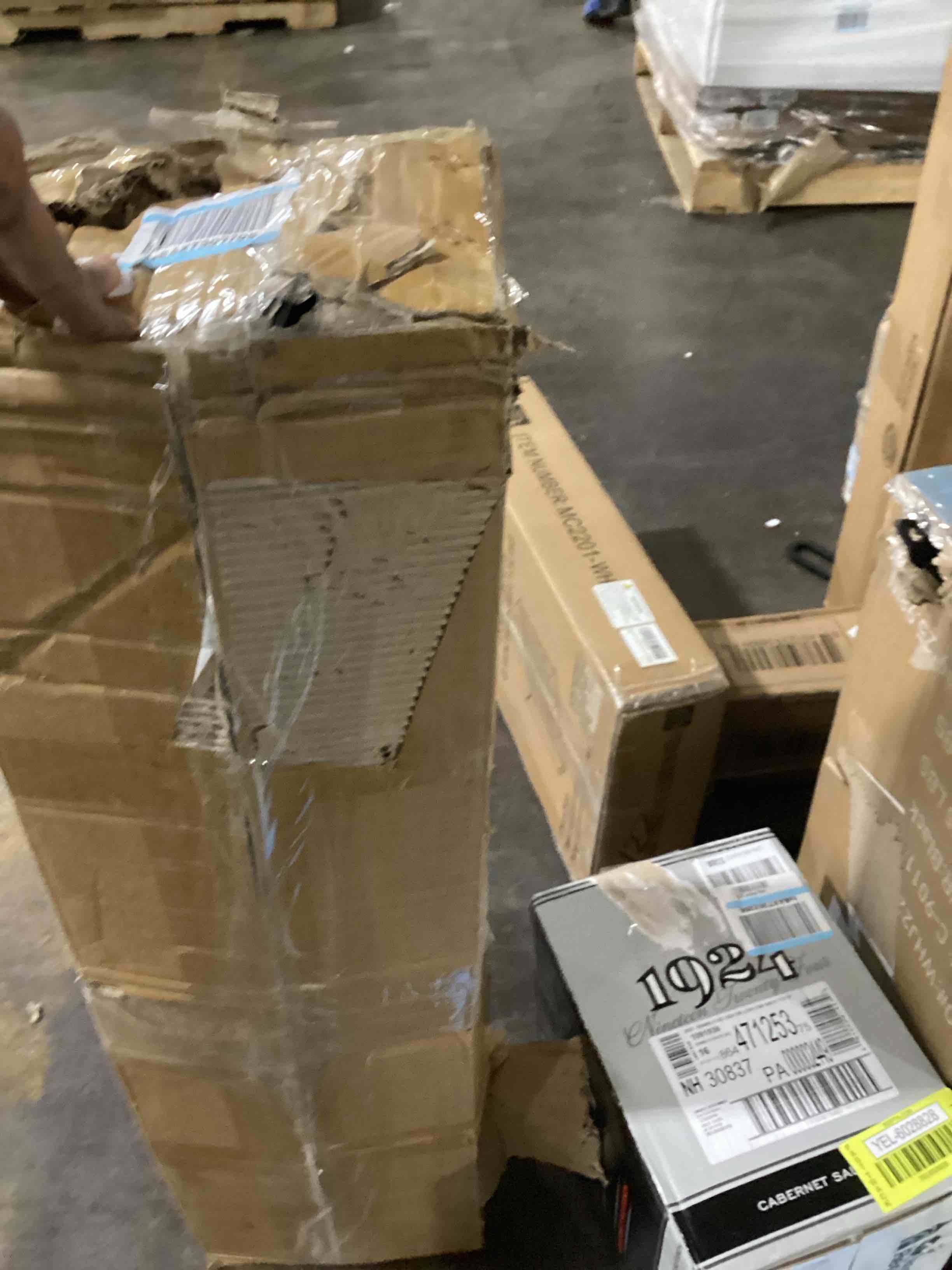 https://s3.amazonaws.com/lotting-images-prod/bidfta/YEL6028829_1708361072416.jpeg