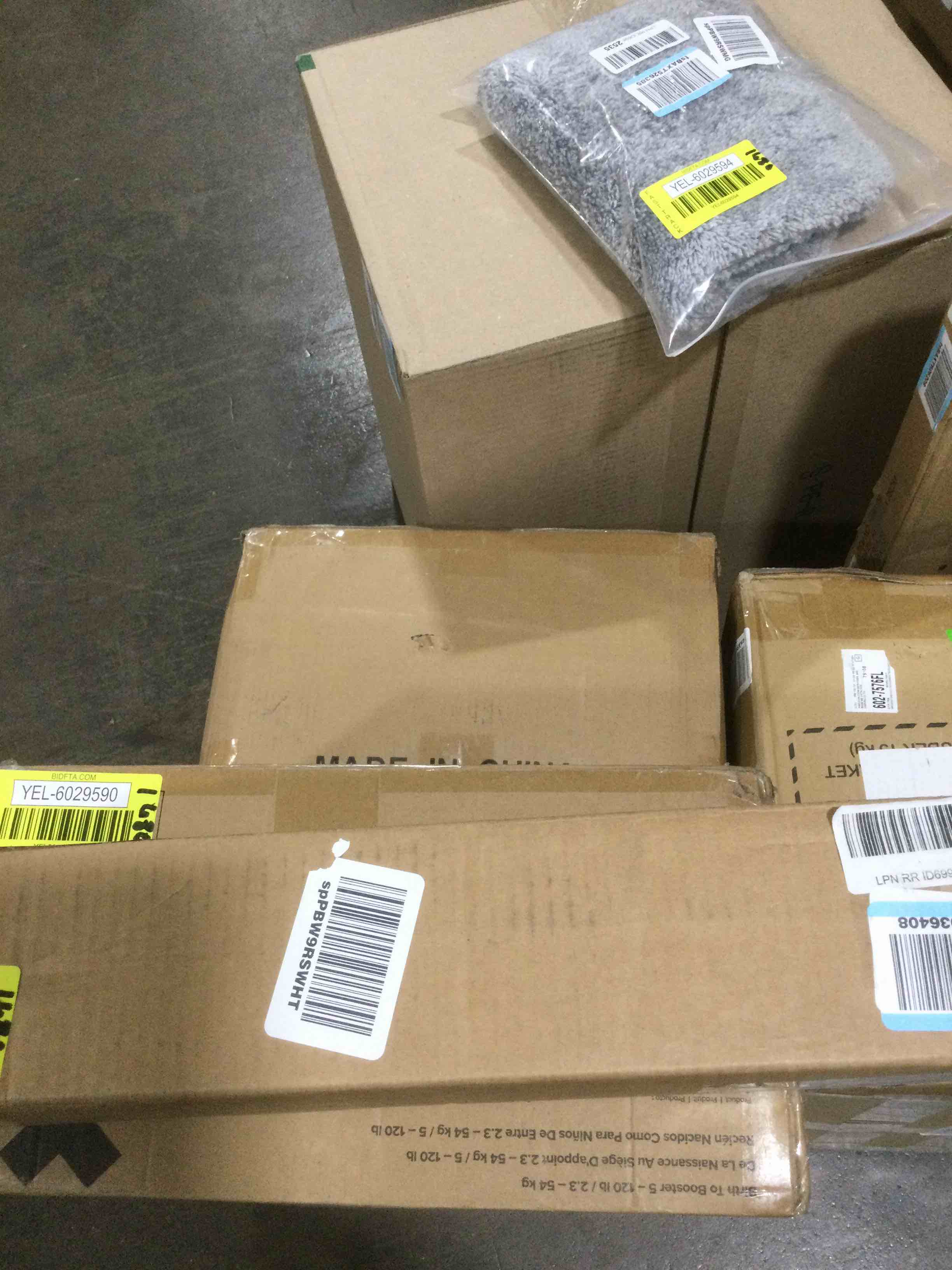 https://s3.amazonaws.com/lotting-images-prod/bidfta/YEL6029592_1709219907247.jpeg