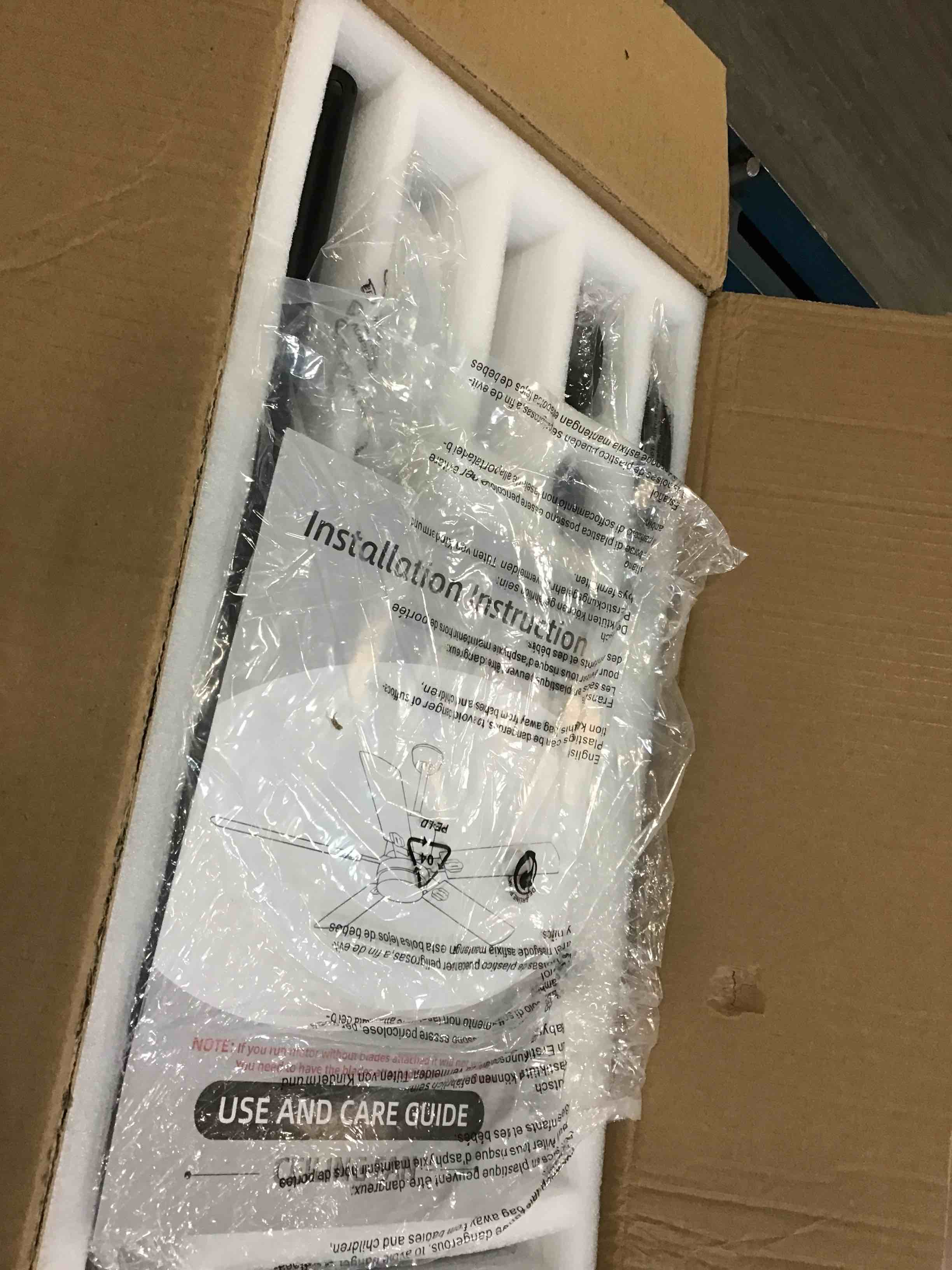 https://s3.amazonaws.com/lotting-images-prod/bidfta/YEL6044182_1708110418110.jpeg