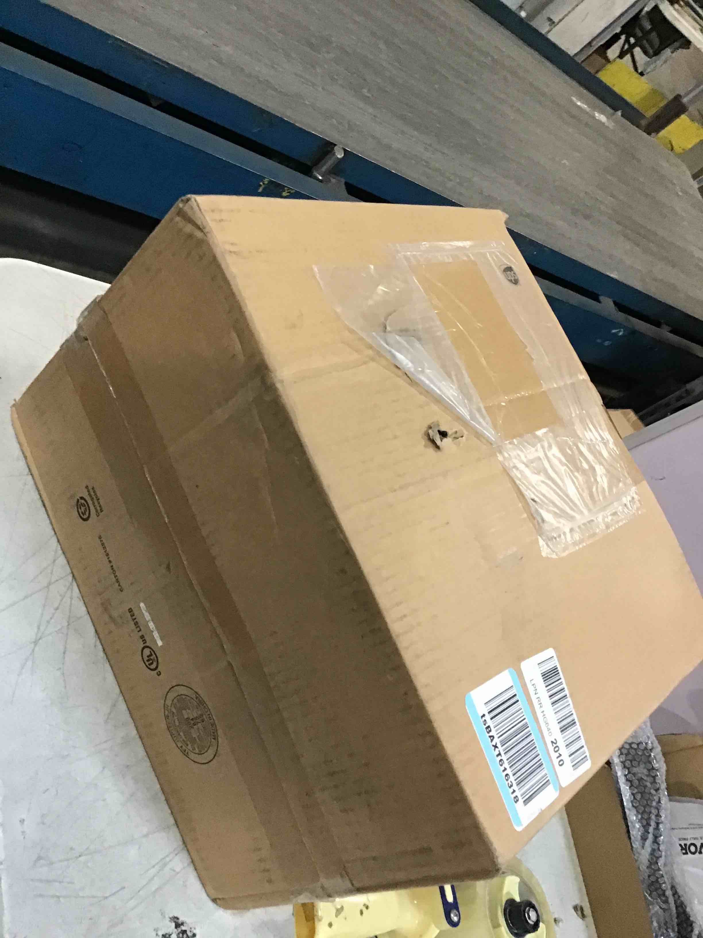 https://s3.amazonaws.com/lotting-images-prod/bidfta/YEL6044945_1708277230426.jpeg