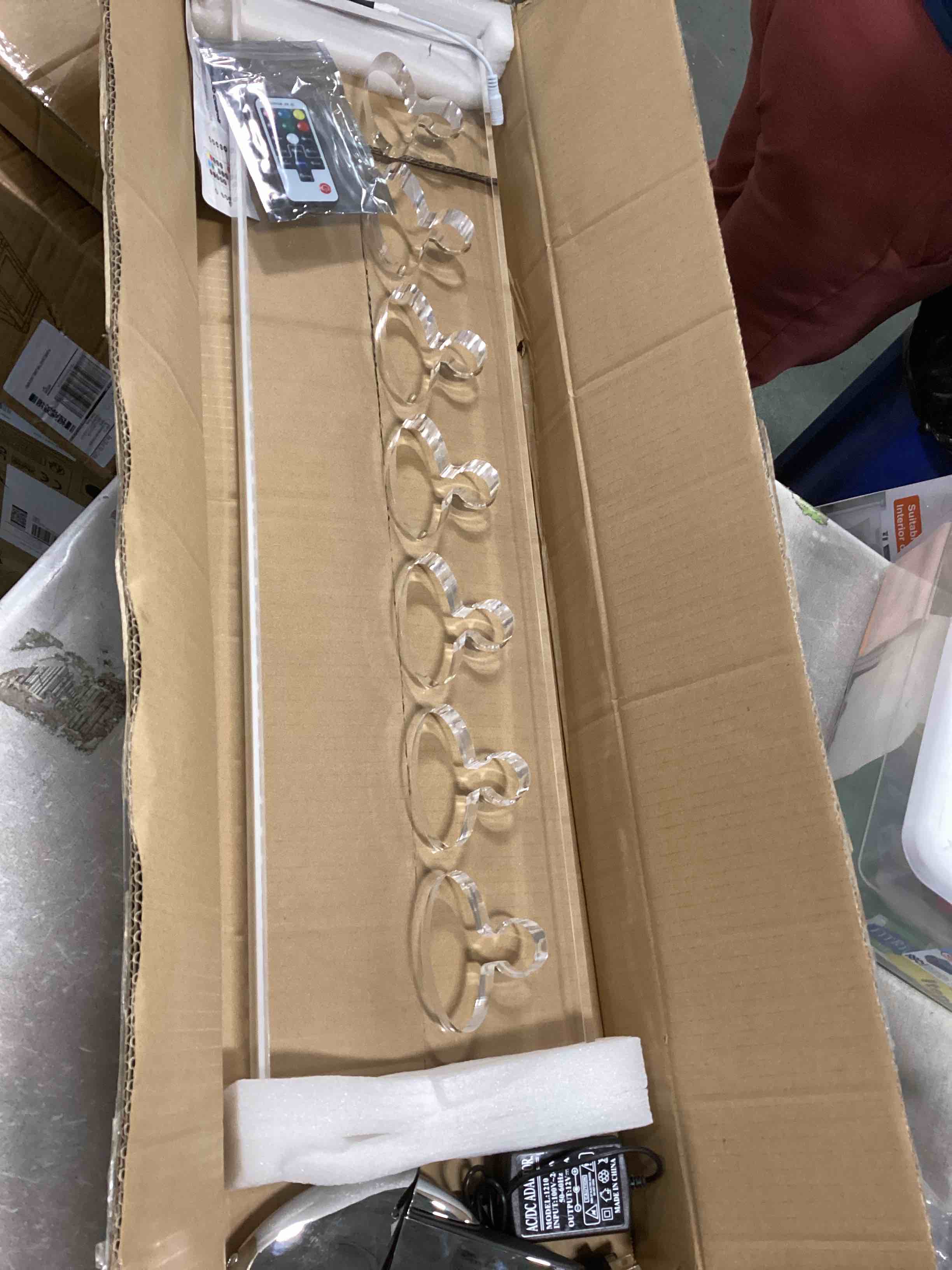 https://s3.amazonaws.com/lotting-images-prod/bidfta/YEL6046078_1708463246420.jpeg