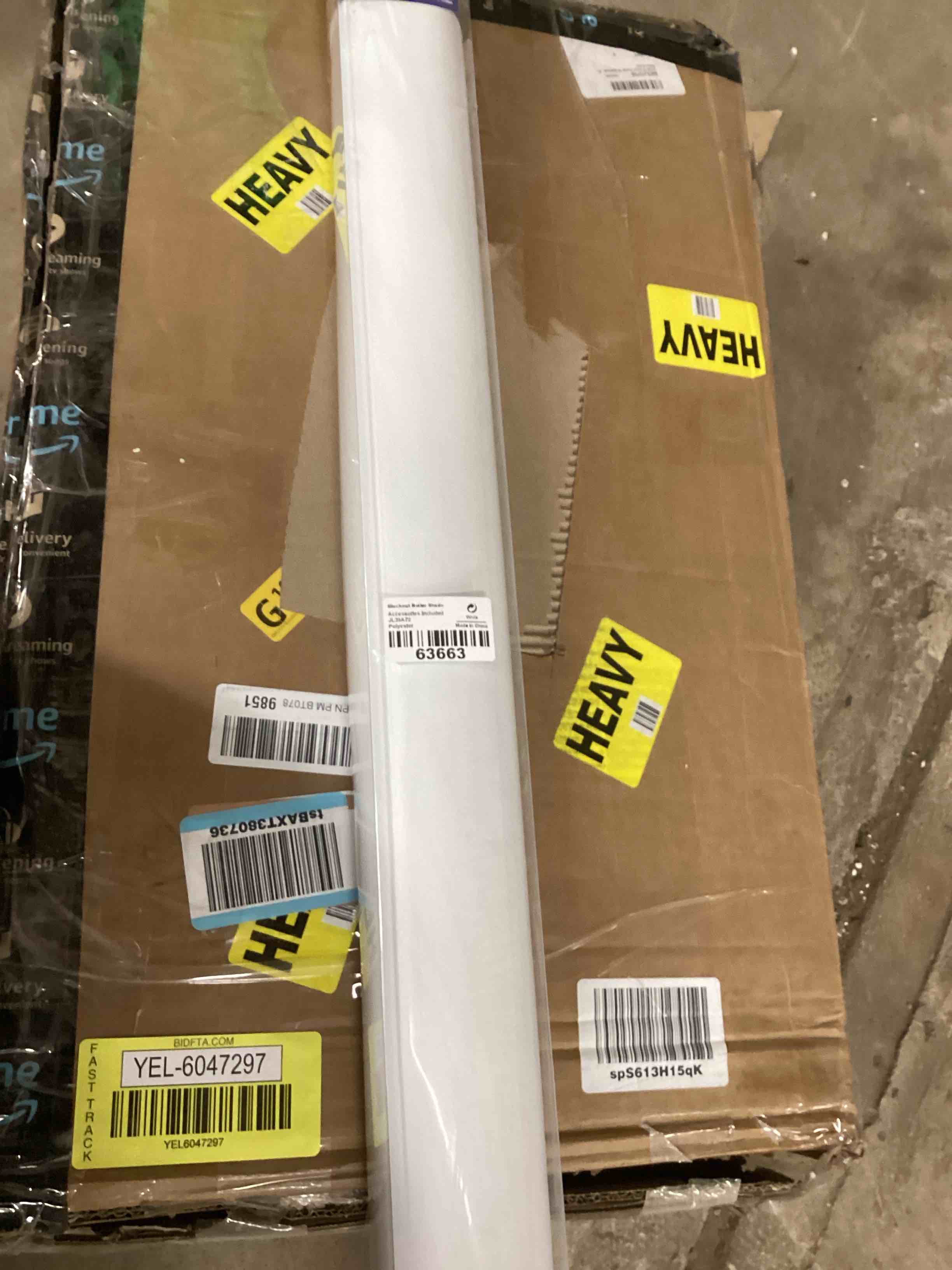 https://s3.amazonaws.com/lotting-images-prod/bidfta/YEL6047298_1715786292750.jpeg