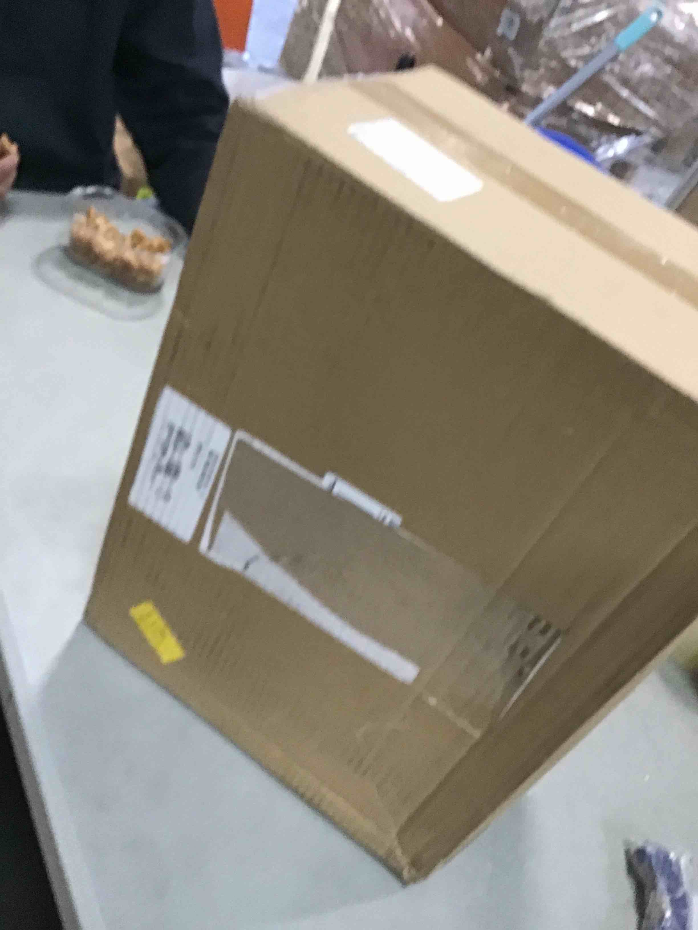 https://s3.amazonaws.com/lotting-images-prod/bidfta/YEL6048753_1708369384037.jpeg