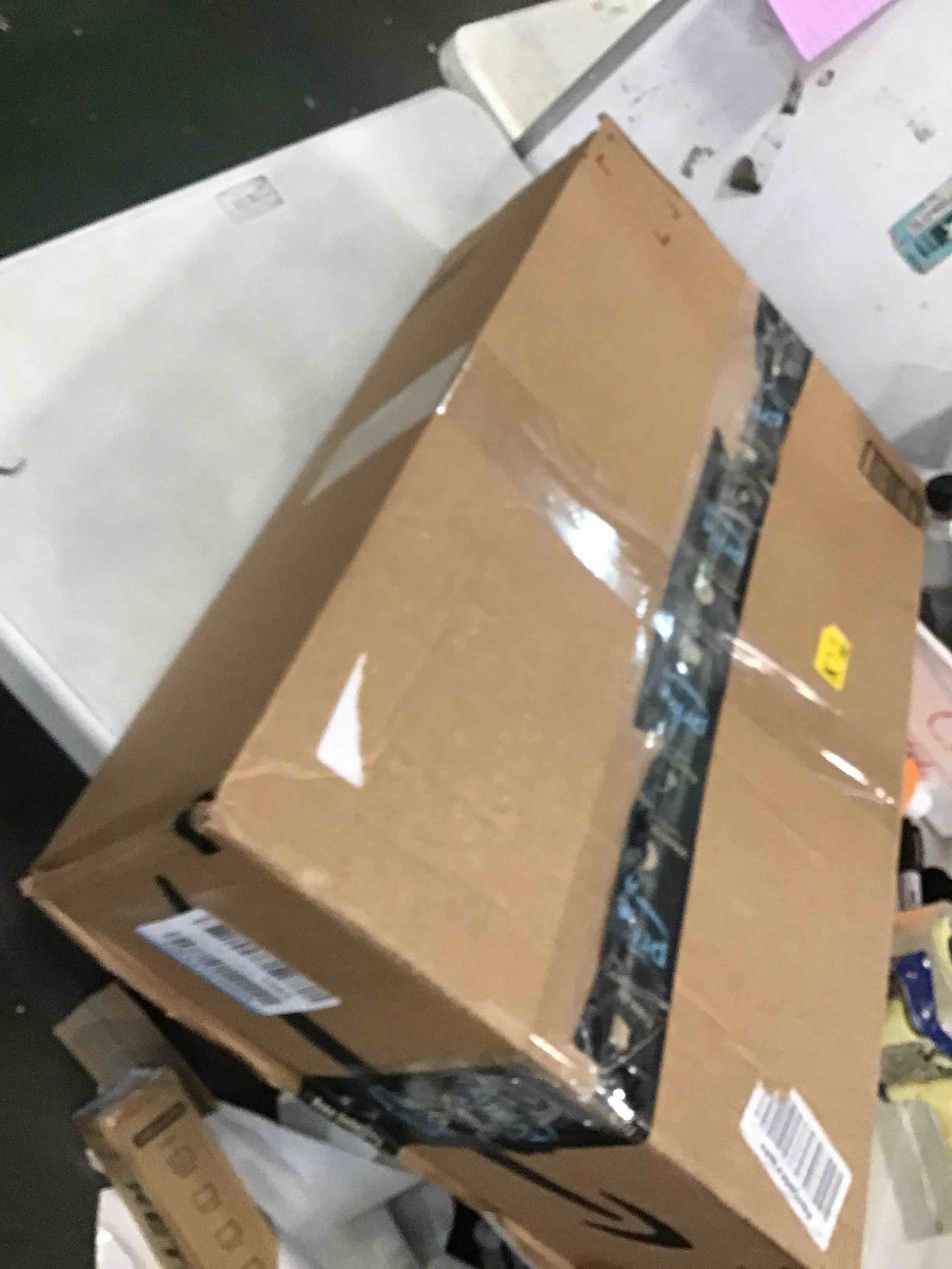 https://s3.amazonaws.com/lotting-images-prod/bidfta/YEL6049767_1708549371123.jpeg