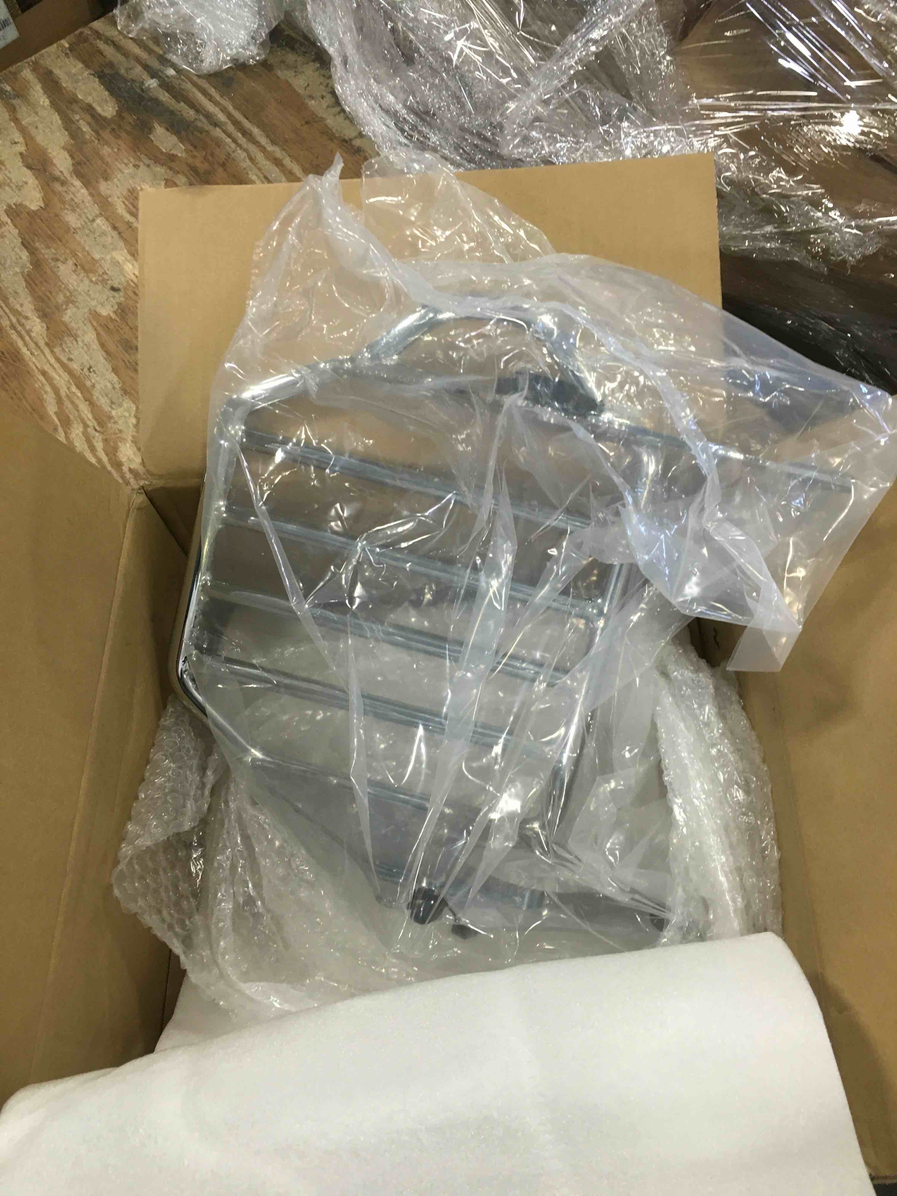 https://s3.amazonaws.com/lotting-images-prod/bidfta/YEL6050007_1708276955544.jpeg