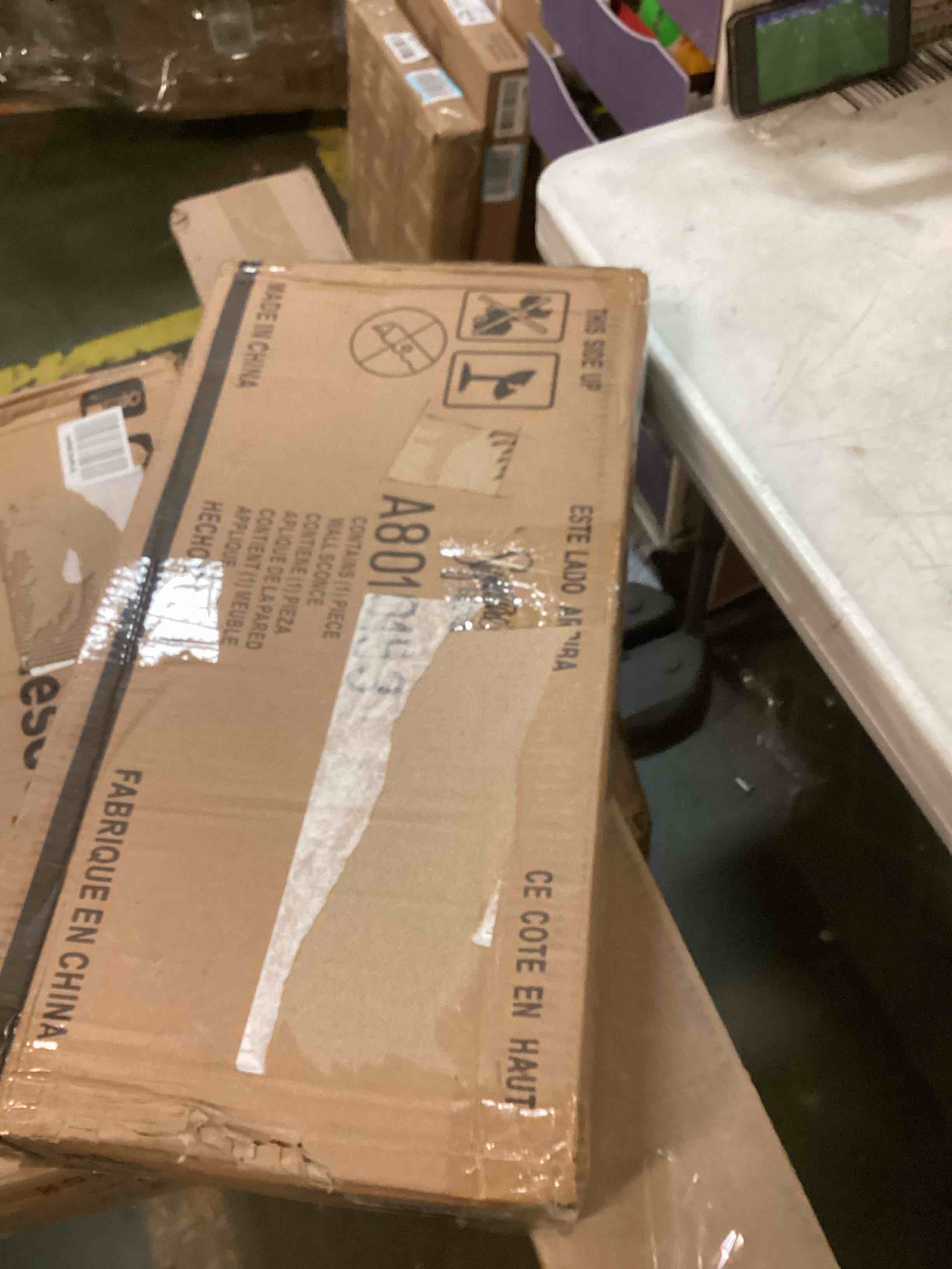 https://s3.amazonaws.com/lotting-images-prod/bidfta/YEL6053054_1707858677967.jpeg