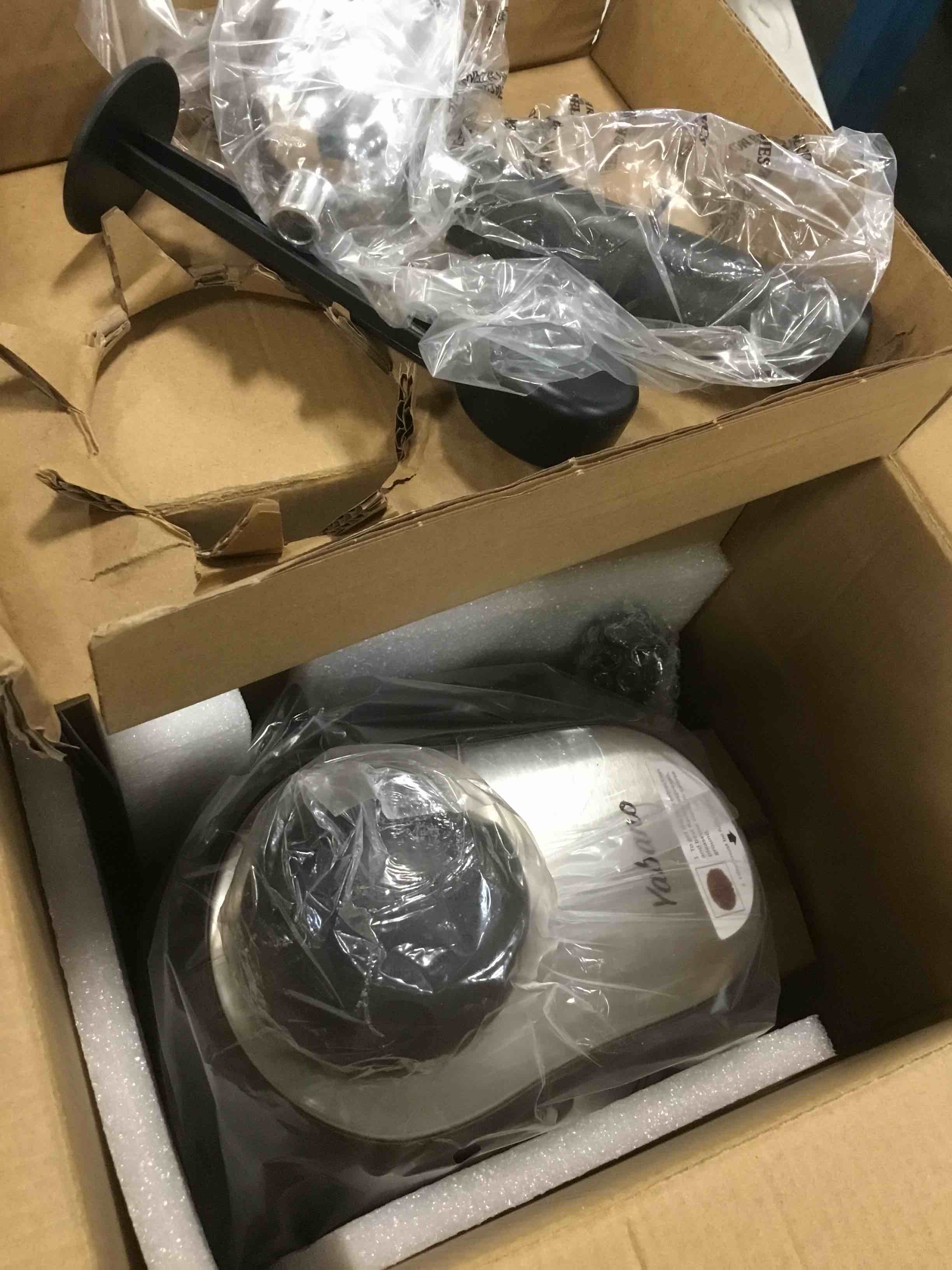 https://s3.amazonaws.com/lotting-images-prod/bidfta/YEL6053598_1708099153119.jpeg
