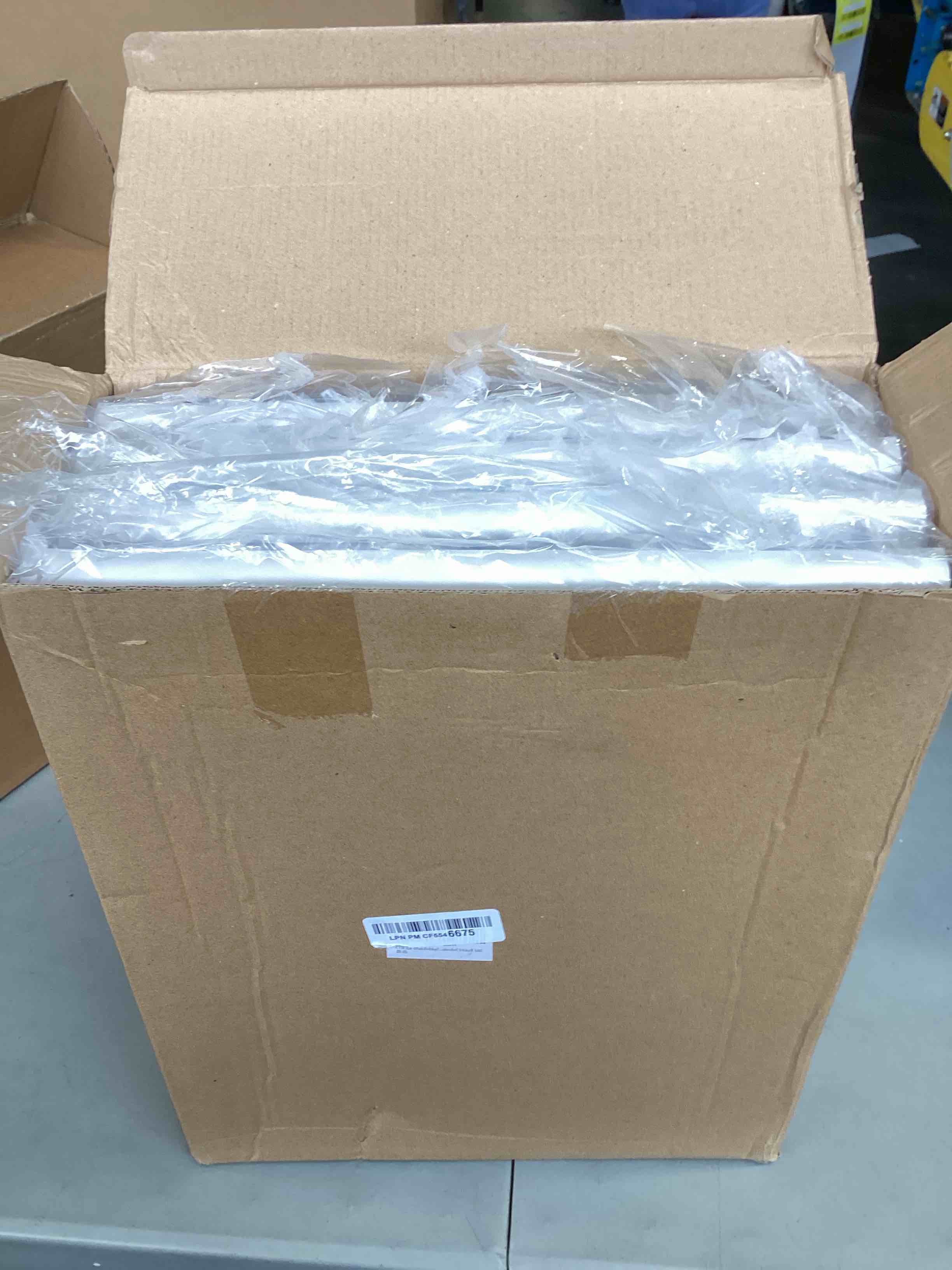 https://s3.amazonaws.com/lotting-images-prod/bidfta/YEL6054459_1708098625687.jpeg